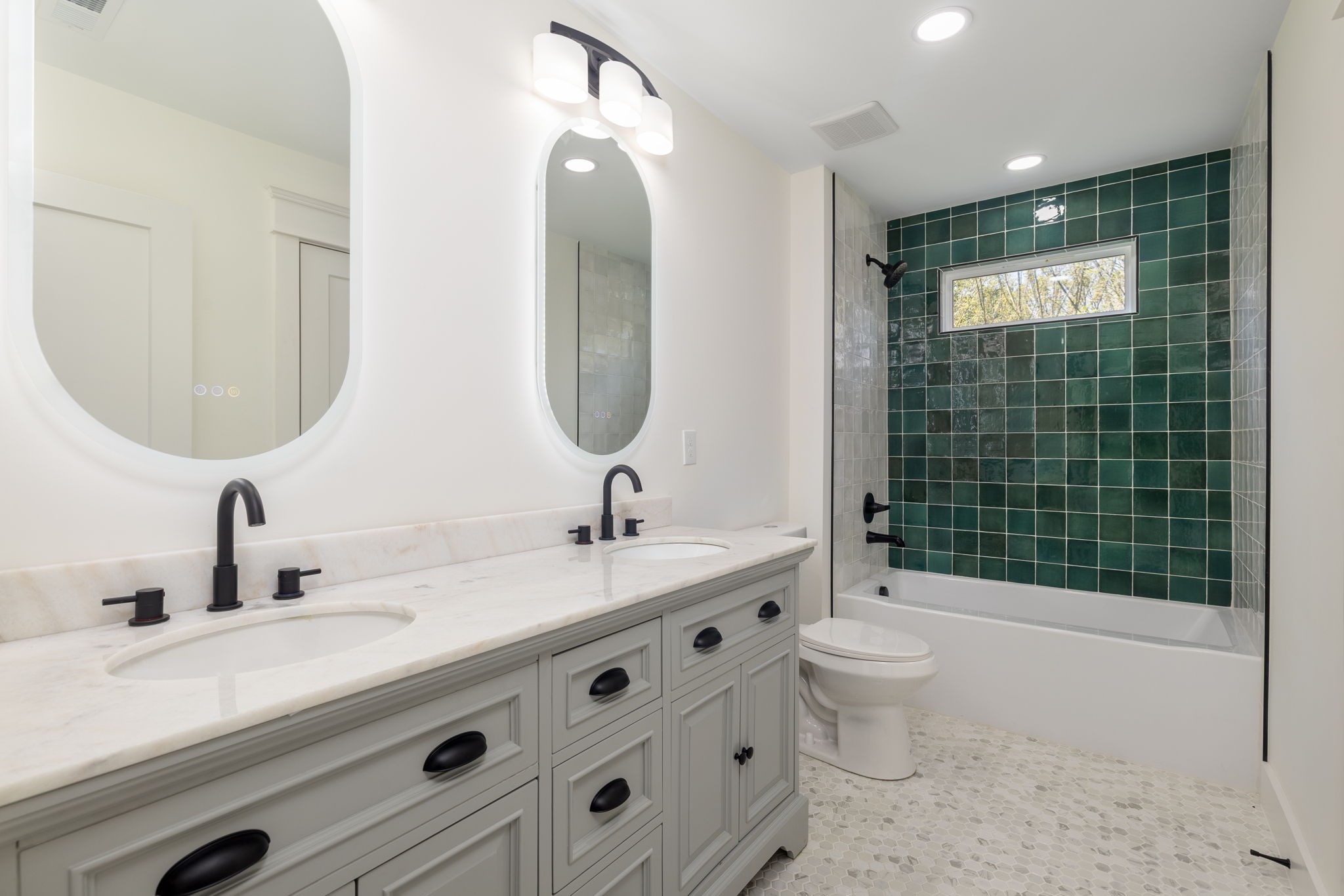 340b Peachtree St Property Photo 25