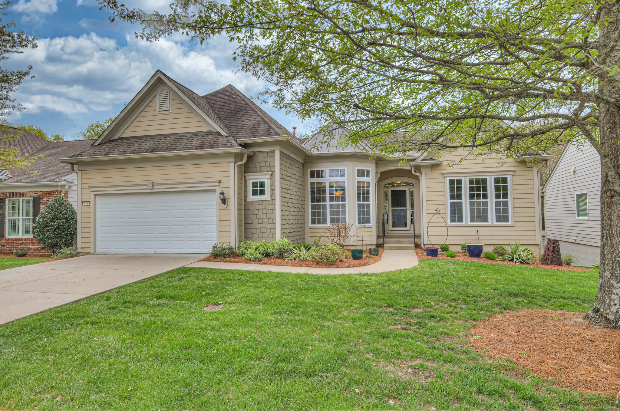 126 Grey Pl Property Photo 1