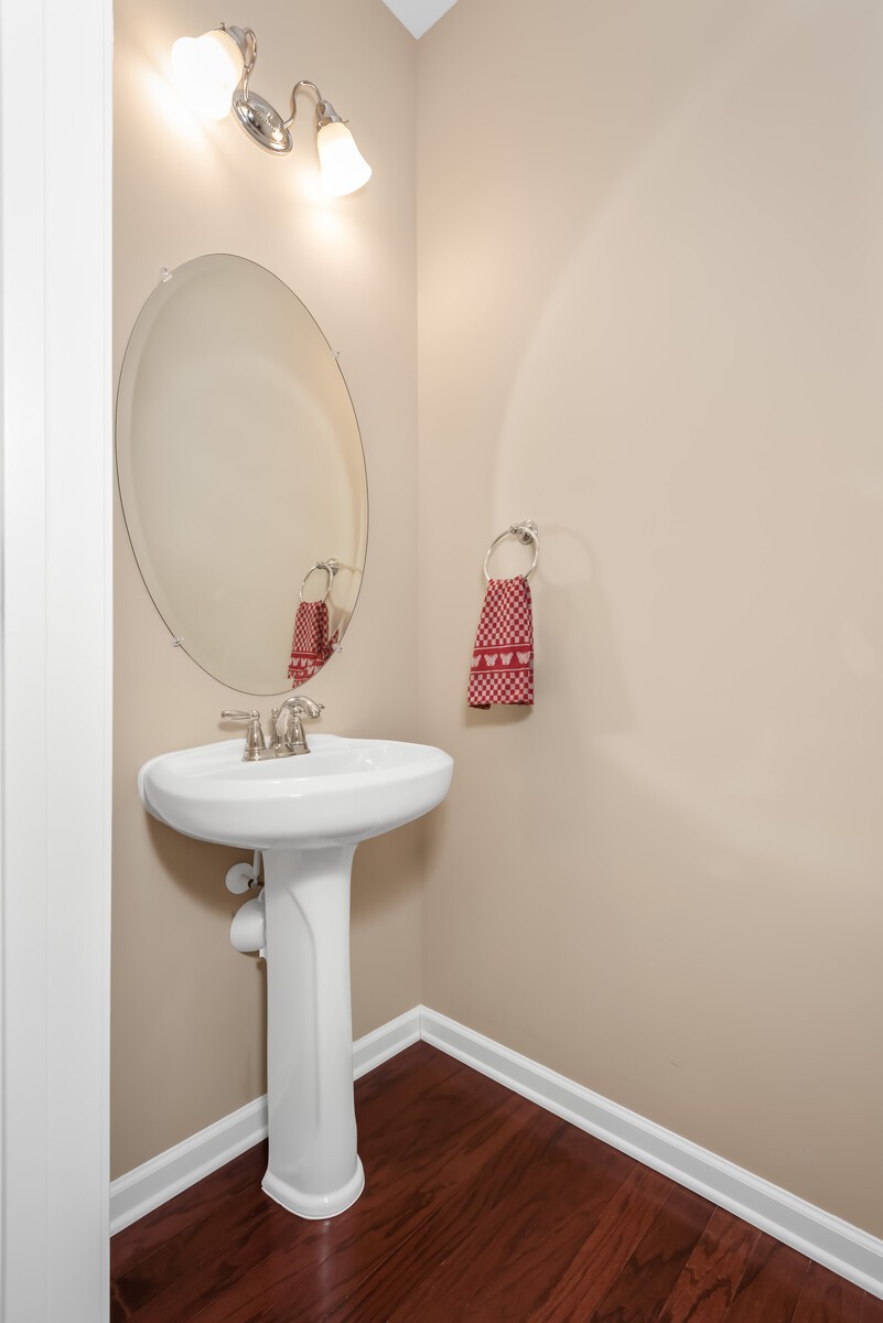 1841 Looking Glass Ln Property Photo 11