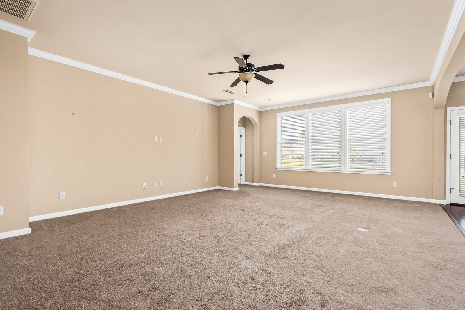 1841 Looking Glass Ln Property Photo 12