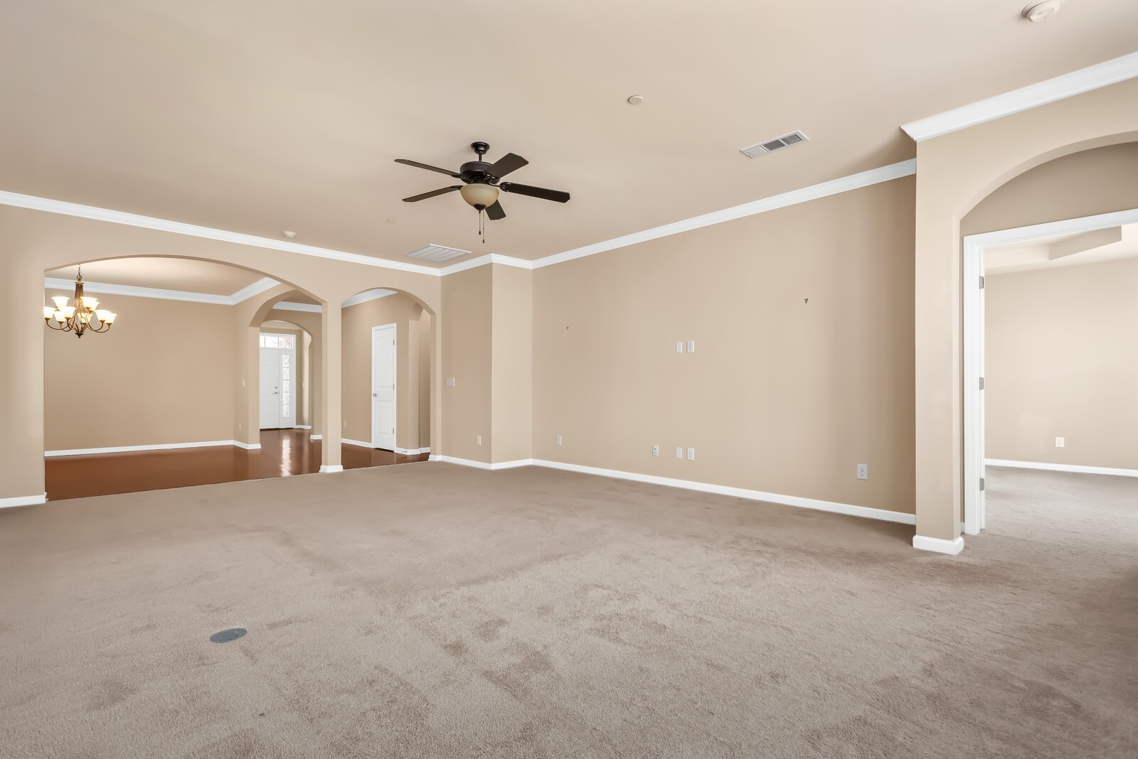 1841 Looking Glass Ln Property Photo 14