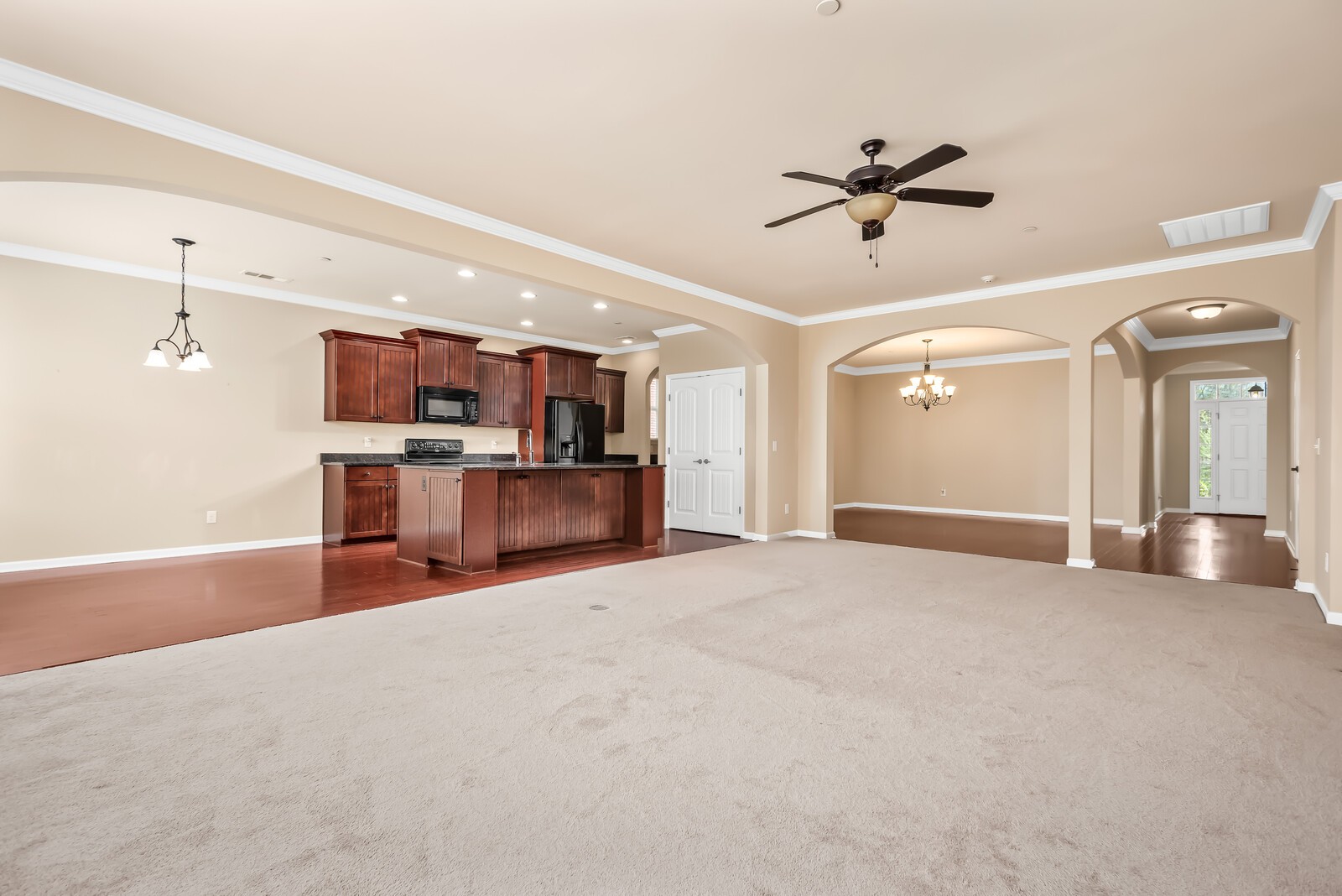 1841 Looking Glass Ln Property Photo 16