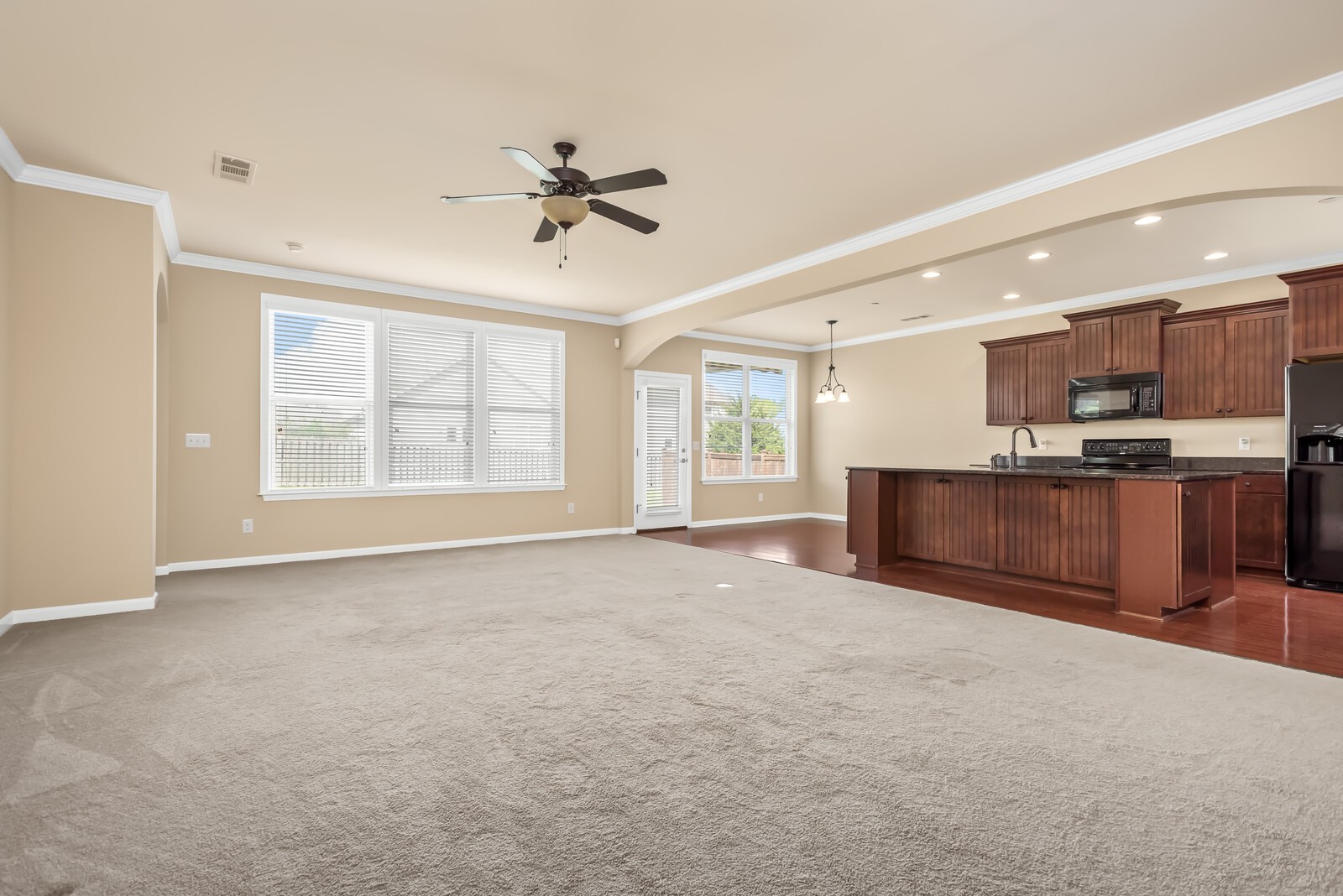 1841 Looking Glass Ln Property Photo 18