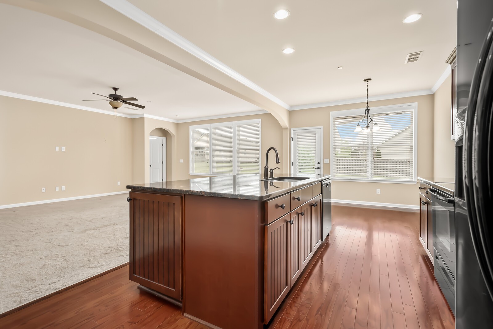 1841 Looking Glass Ln Property Photo 23