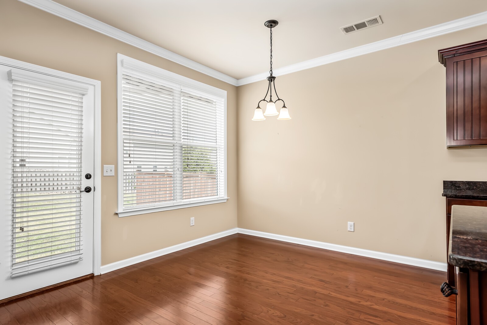 1841 Looking Glass Ln Property Photo 24