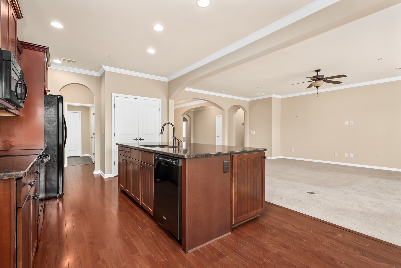 1841 Looking Glass Ln Property Photo 26
