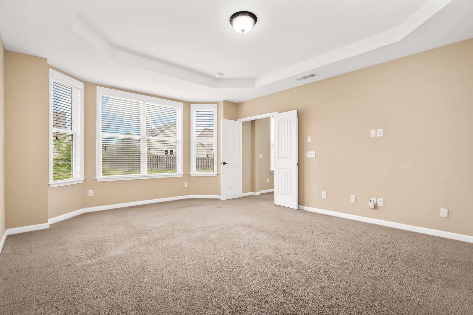 1841 Looking Glass Ln Property Photo 29