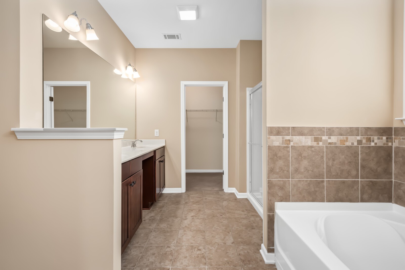 1841 Looking Glass Ln Property Photo 32