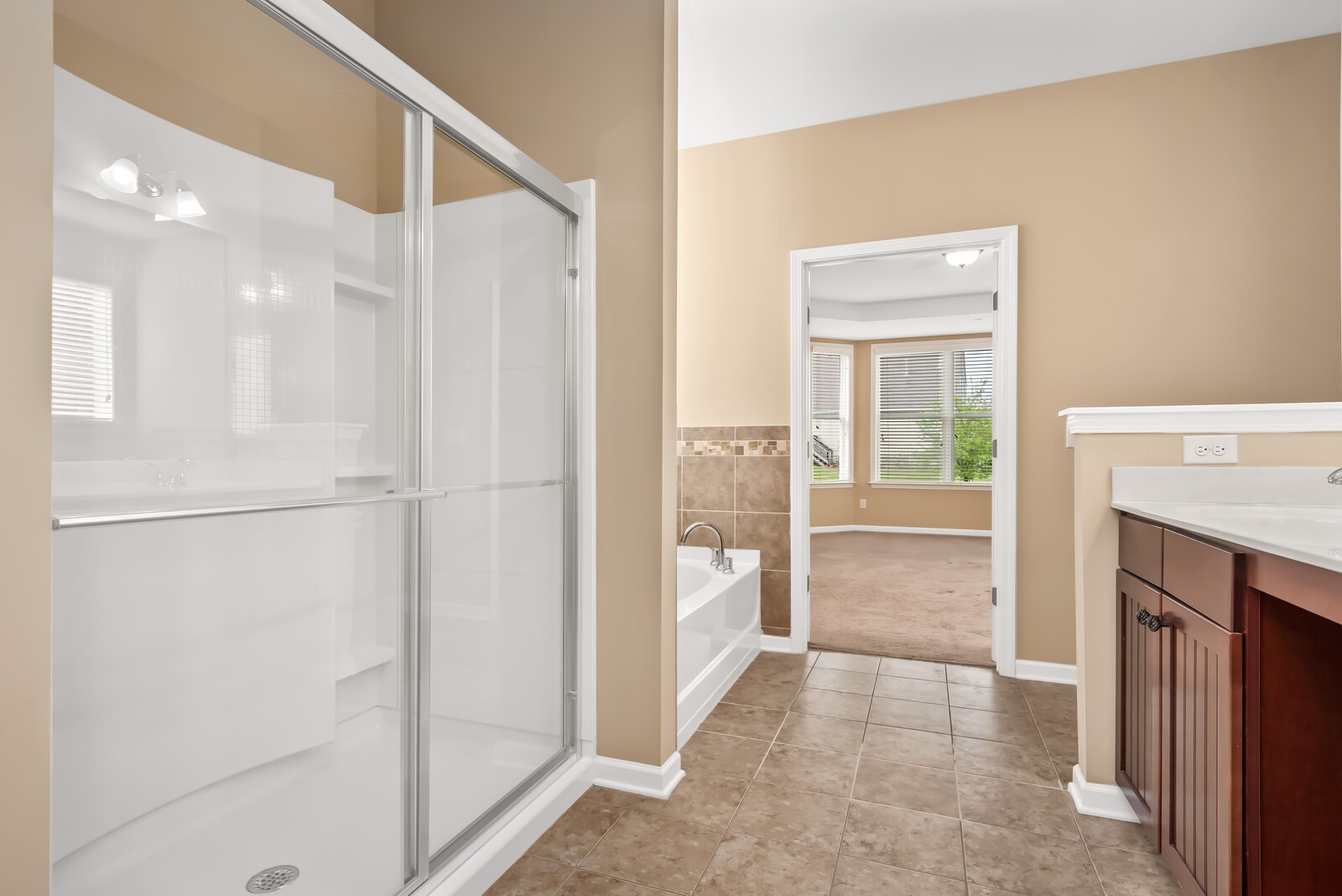 1841 Looking Glass Ln Property Photo 34