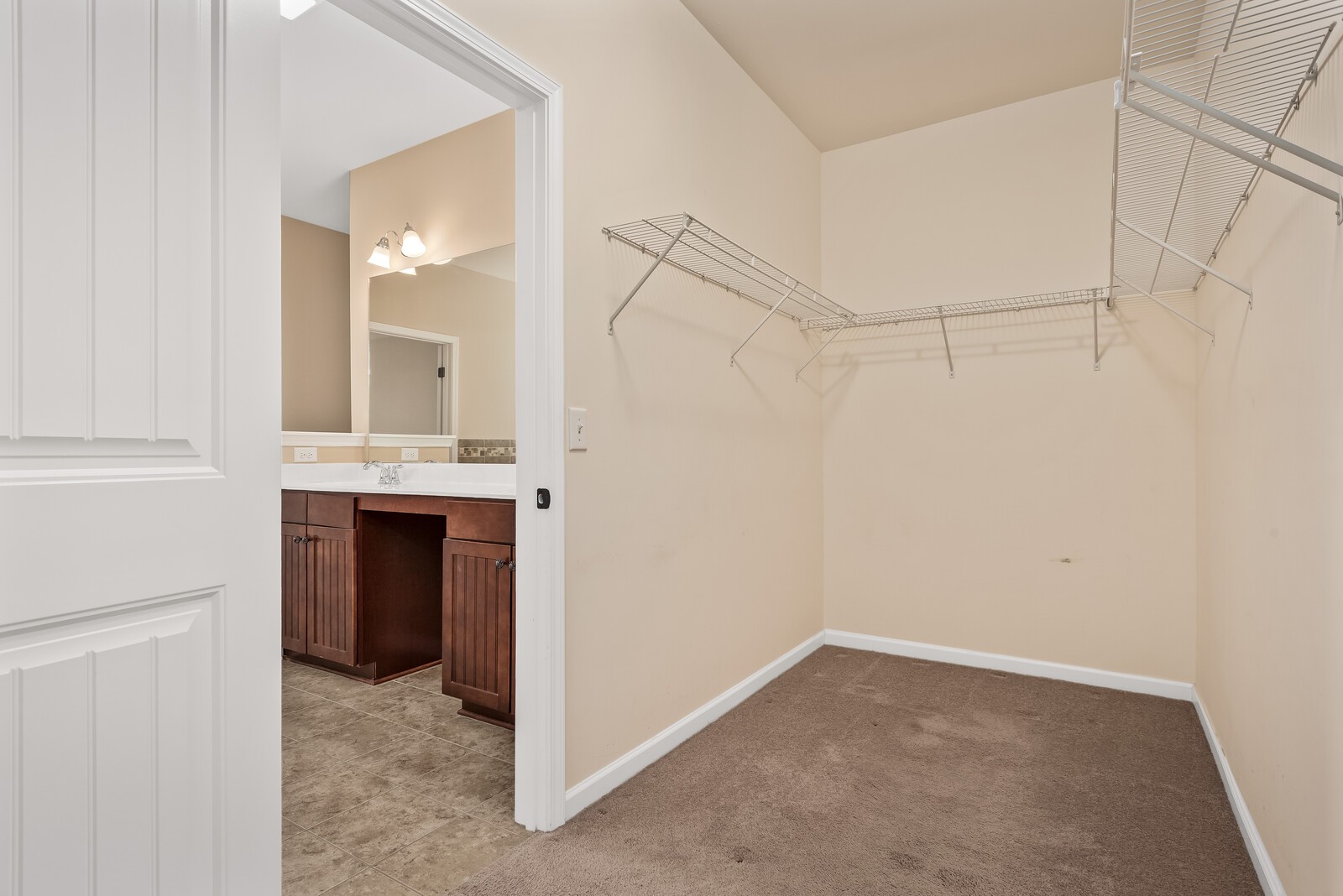 1841 Looking Glass Ln Property Photo 36