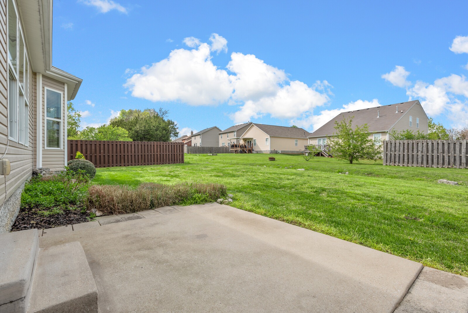 1841 Looking Glass Ln Property Photo 42