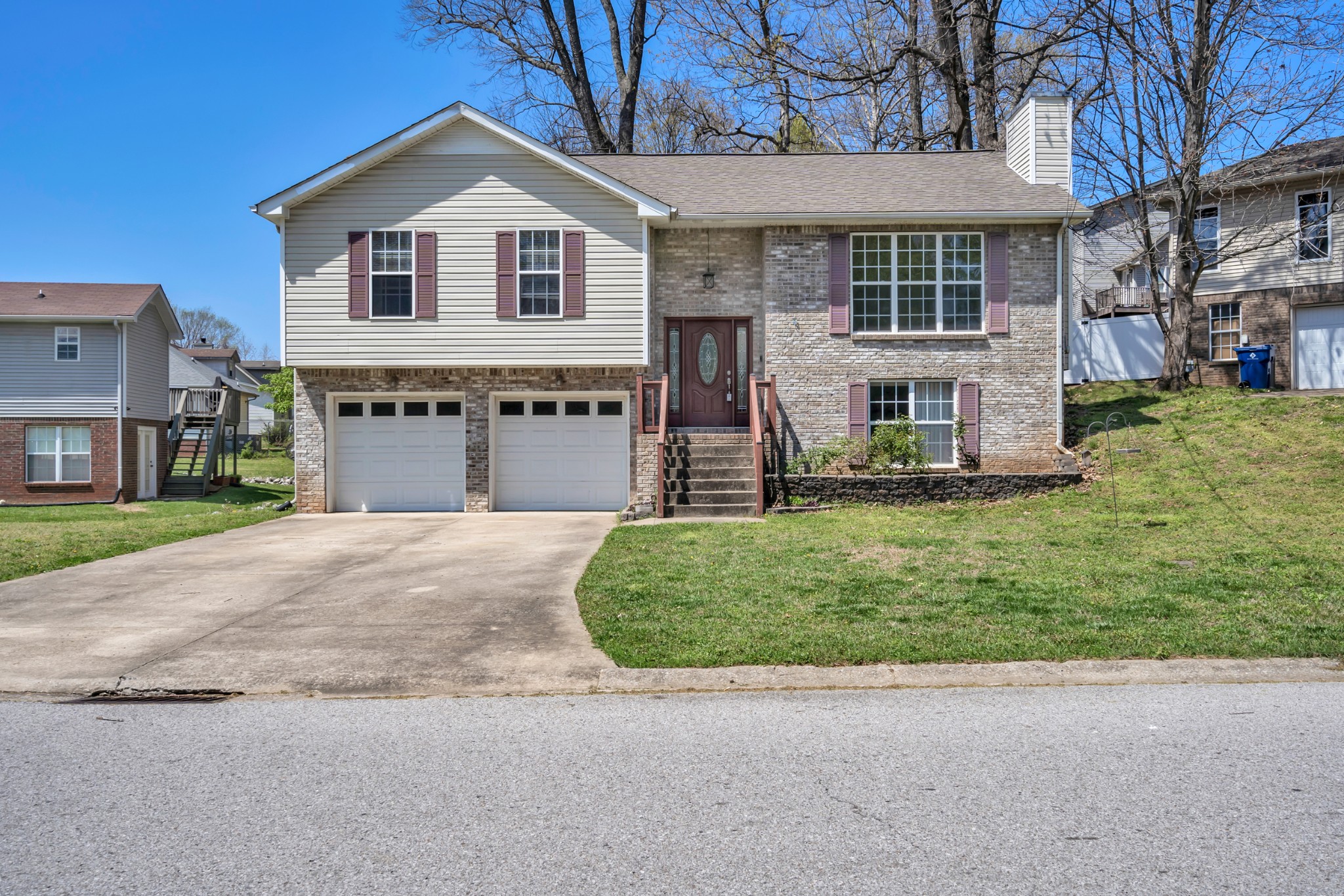 188 Whitehall Dr Property Photo 2