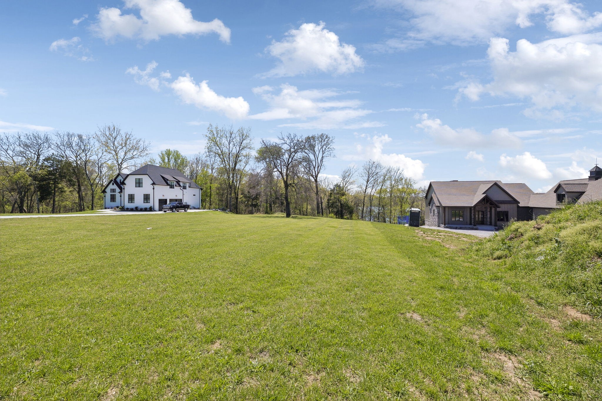 1029 Emerald Valley Dr Property Photo 5