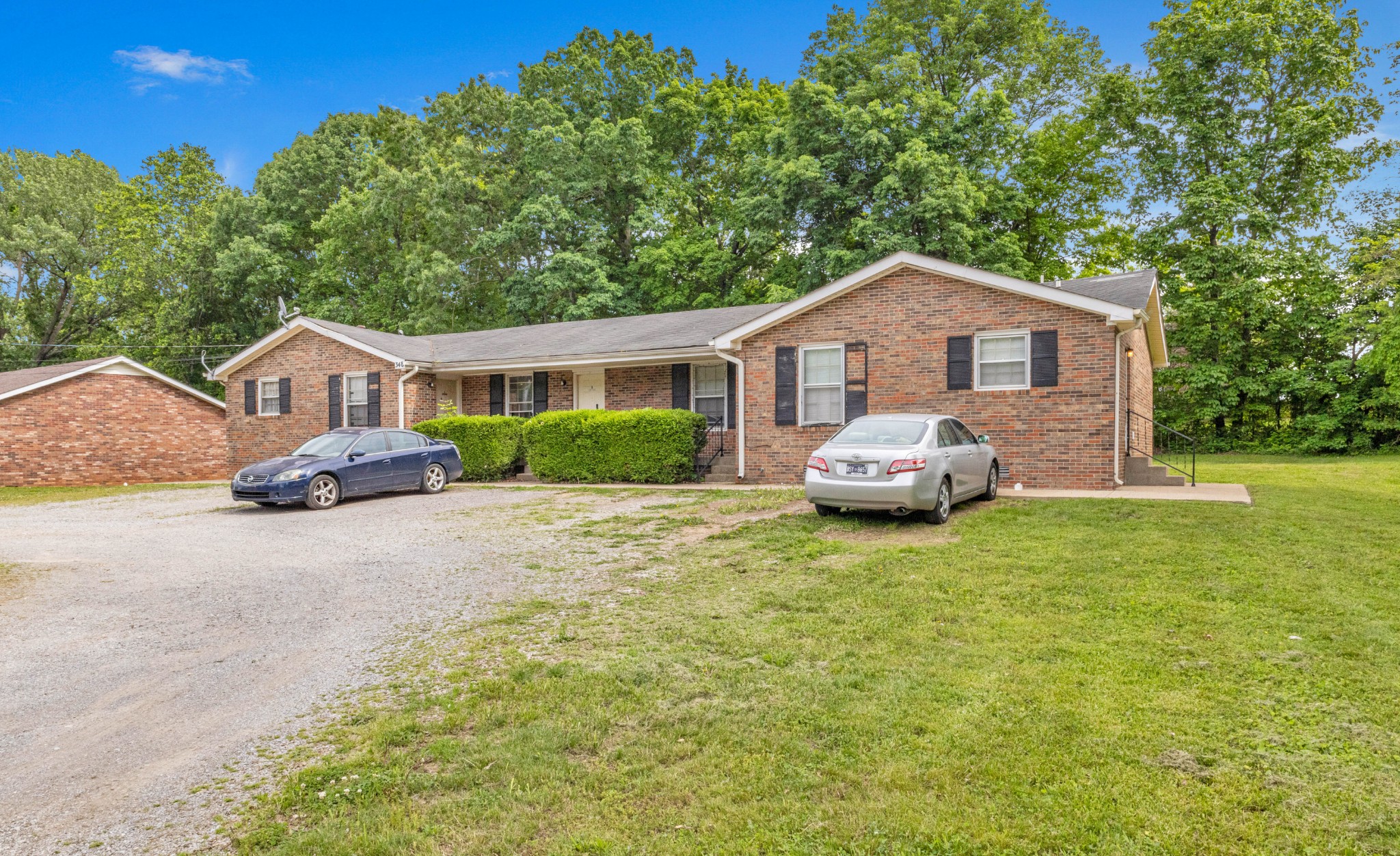 348 Dupuis Dr Property Photo 4