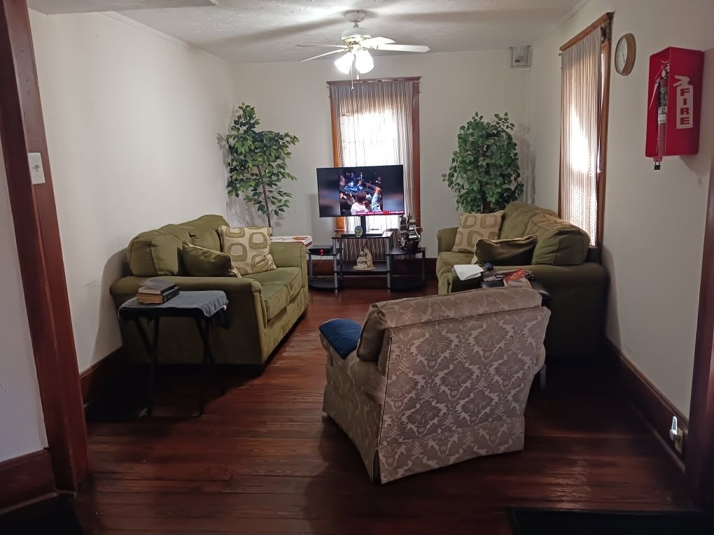 113 Rayon Dr Property Photo 2