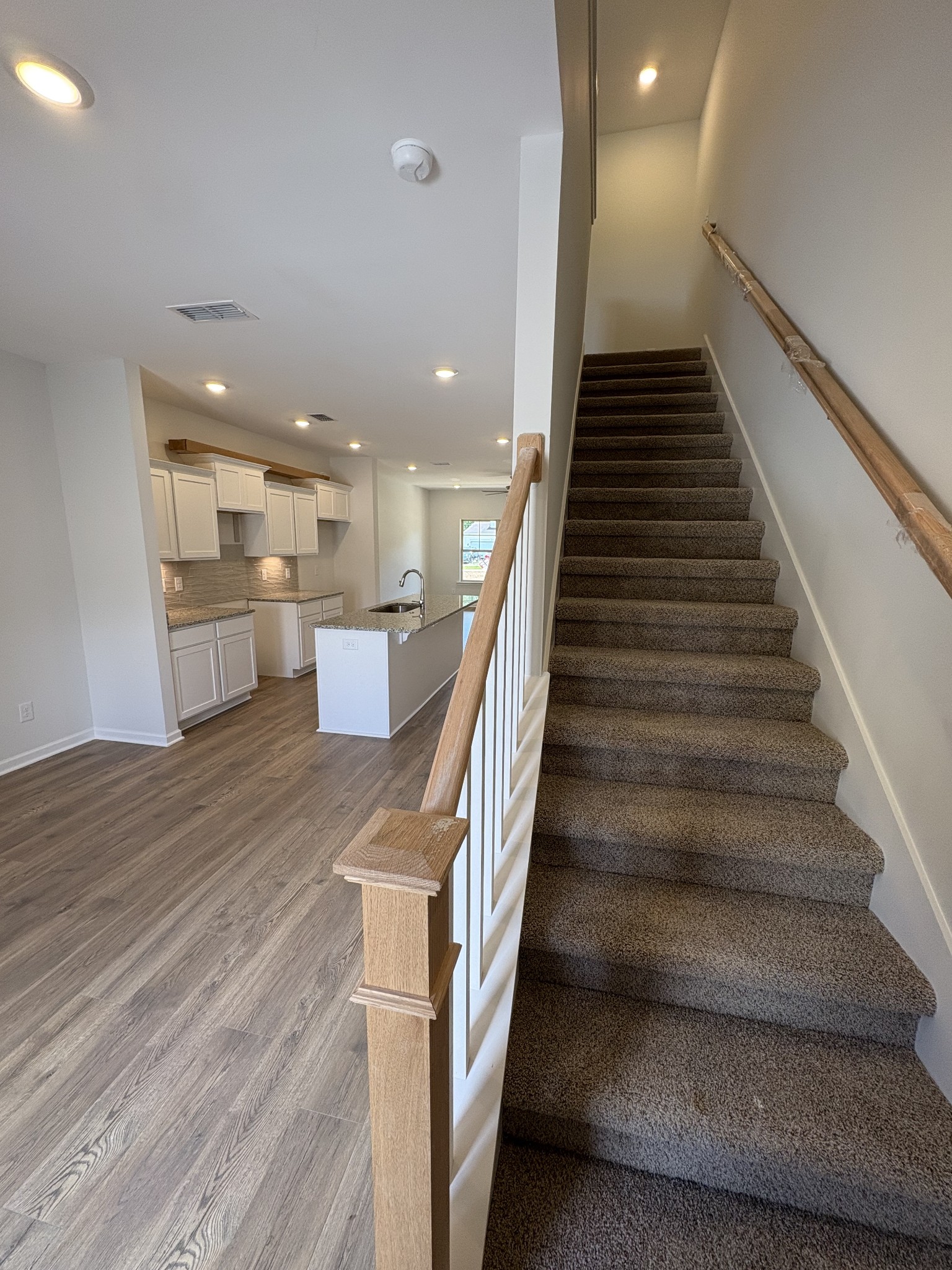 120 Ace Ave Property Photo 3