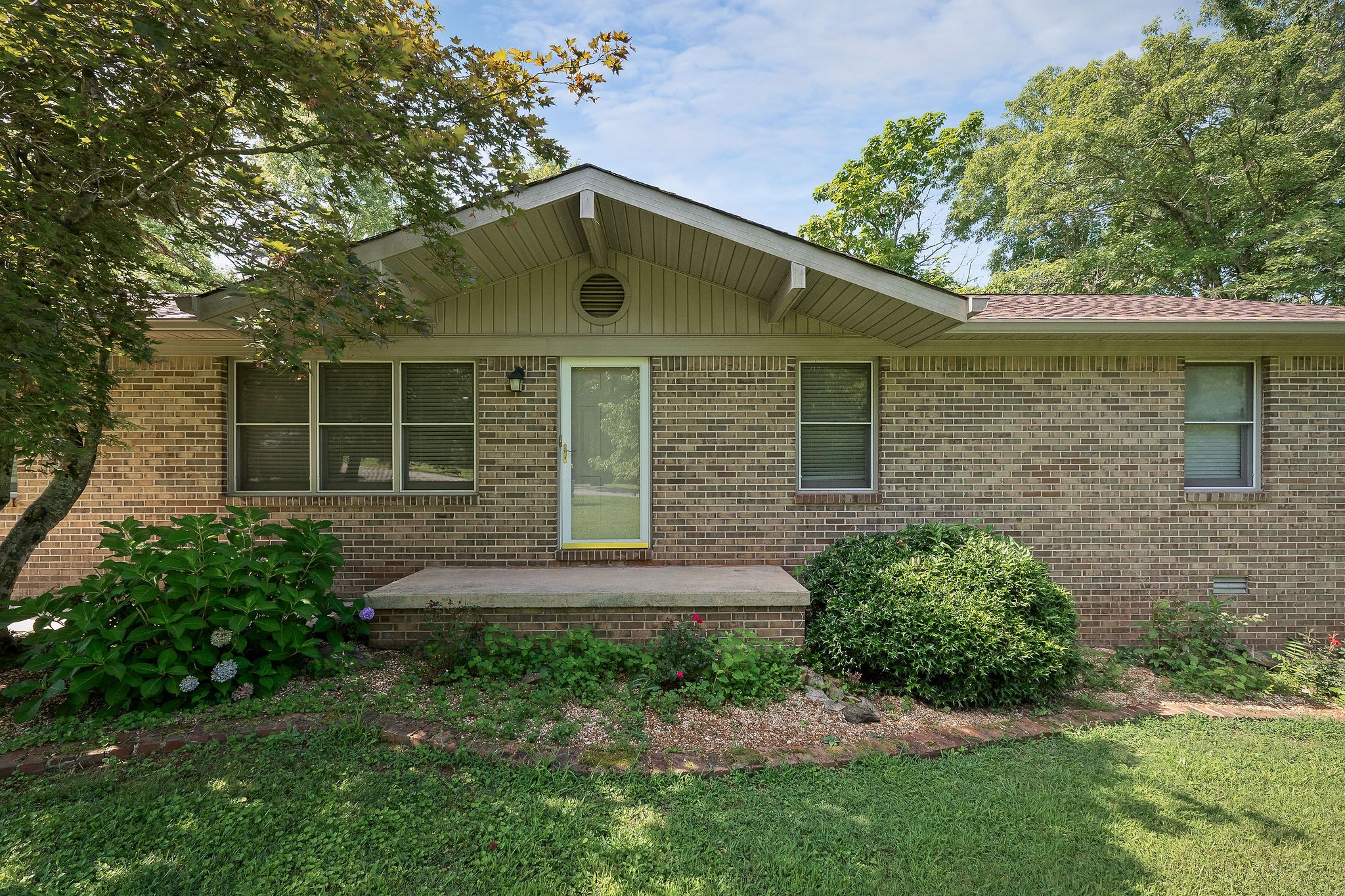 207 Sugar Hill Dr Property Photo 2
