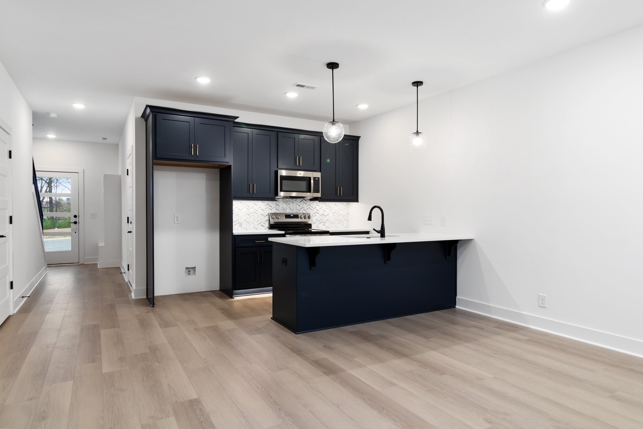 9 Holland Park West Property Photo 10