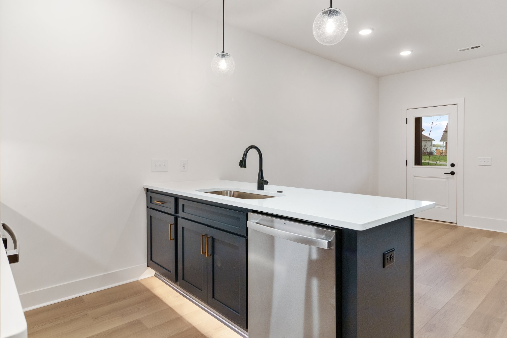 9 Holland Park West Property Photo 14