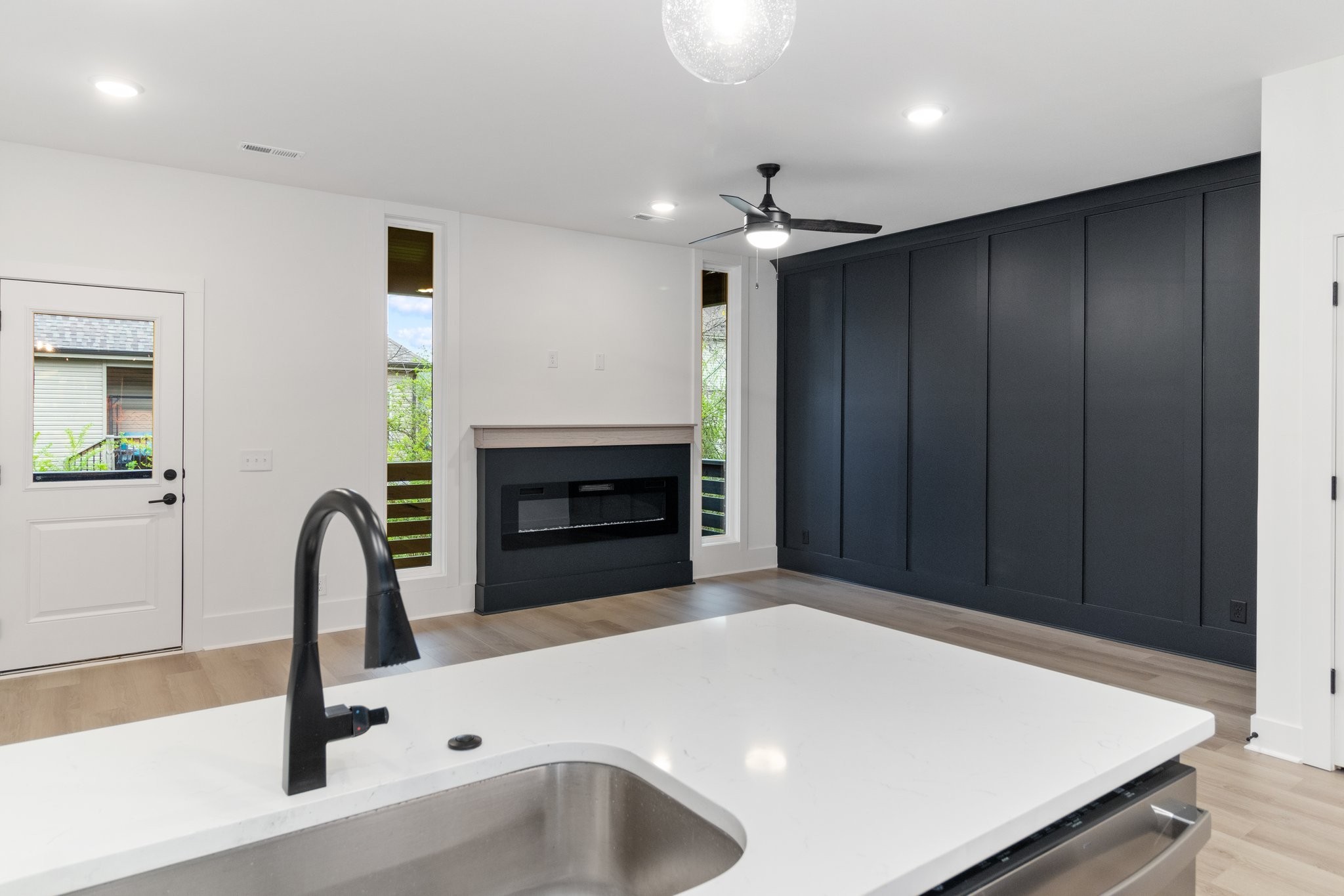 9 Holland Park West Property Photo 15