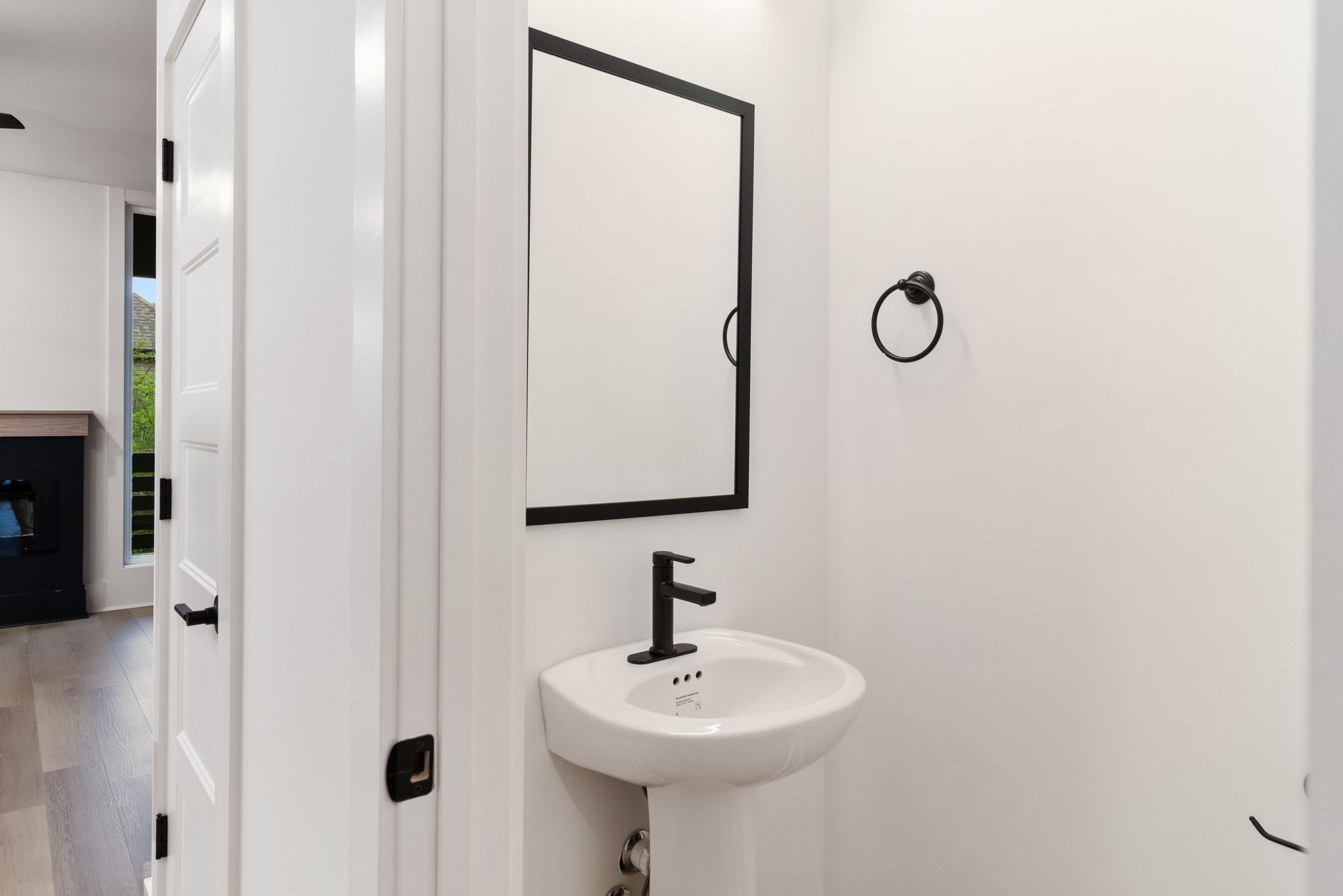 9 Holland Park West Property Photo 16