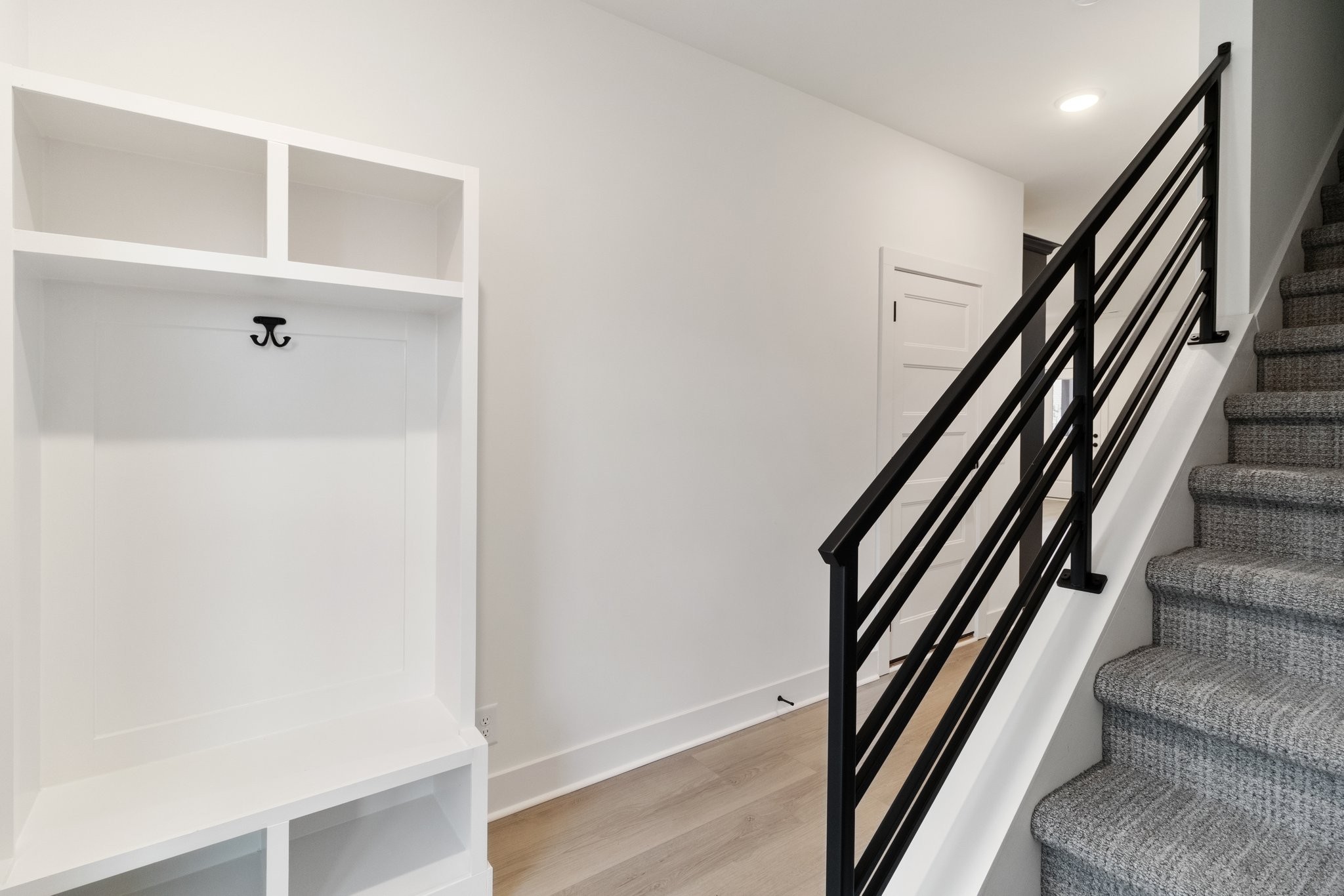 9 Holland Park West Property Photo 17