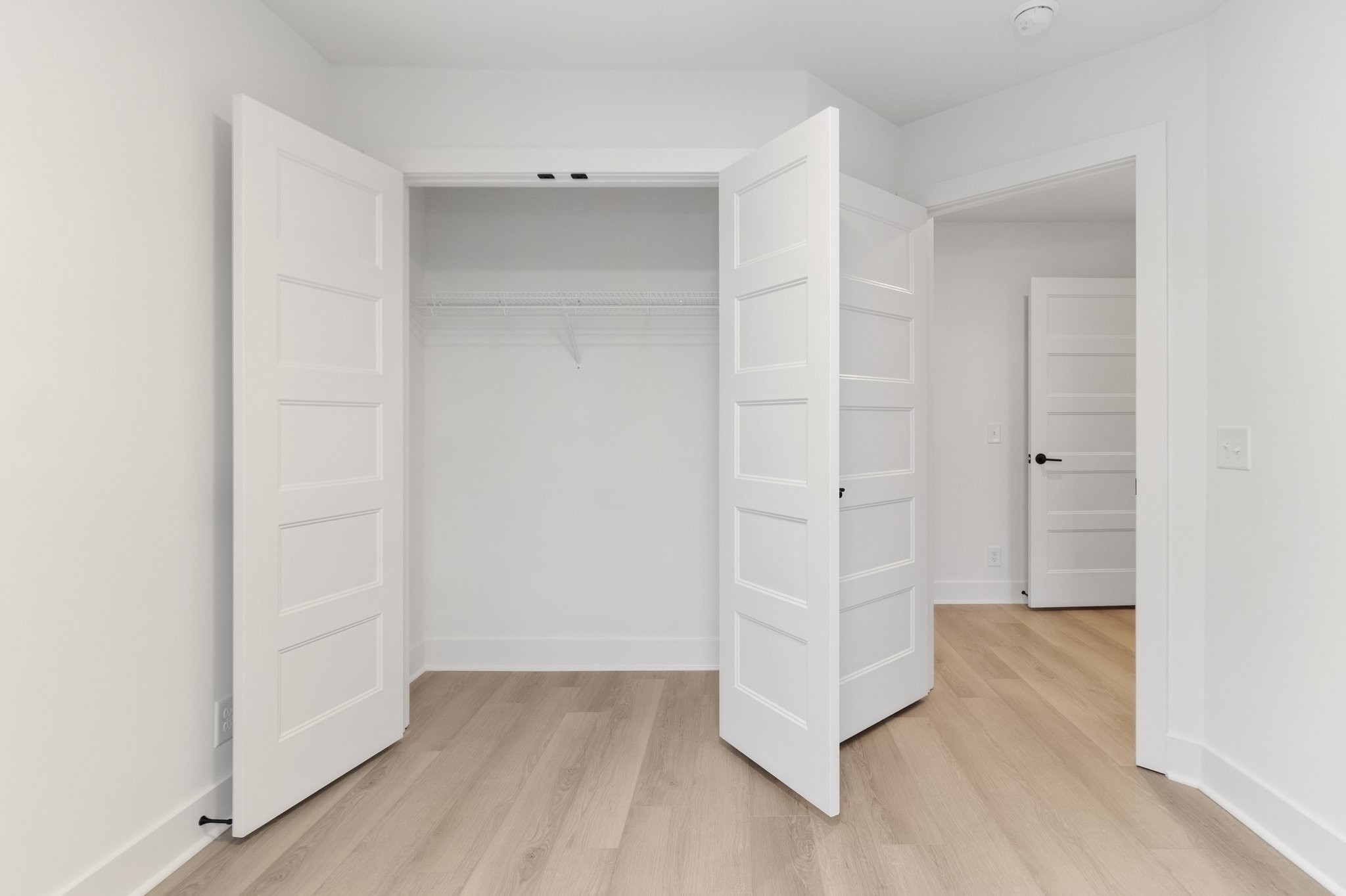 9 Holland Park West Property Photo 21