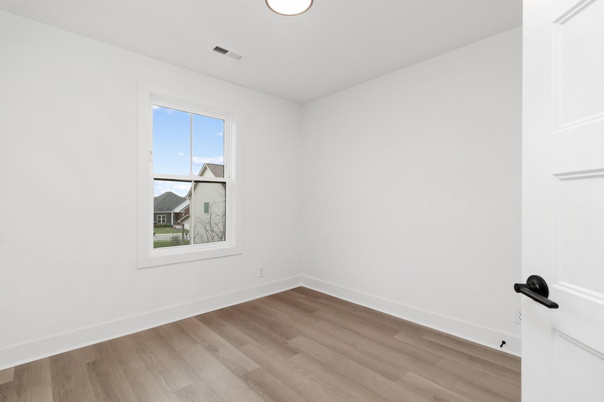 9 Holland Park West Property Photo 29