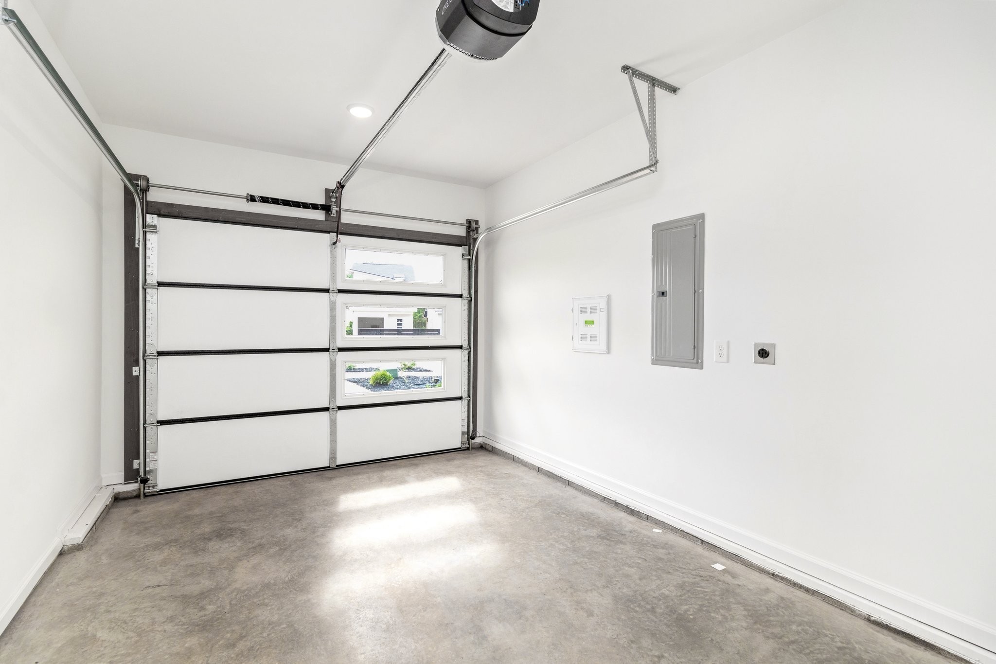 9 Holland Park West Property Photo 31