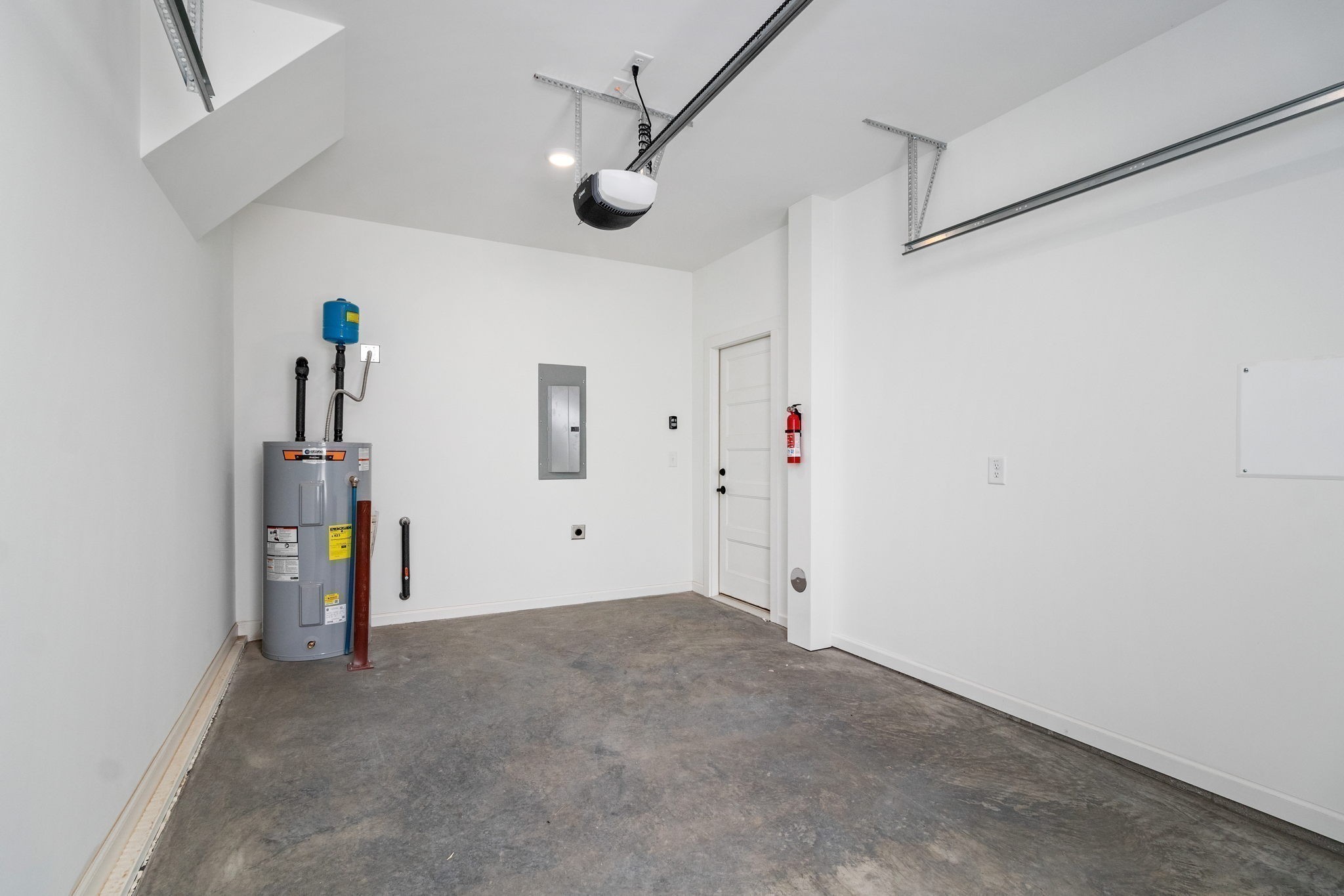 9 Holland Park West Property Photo 32