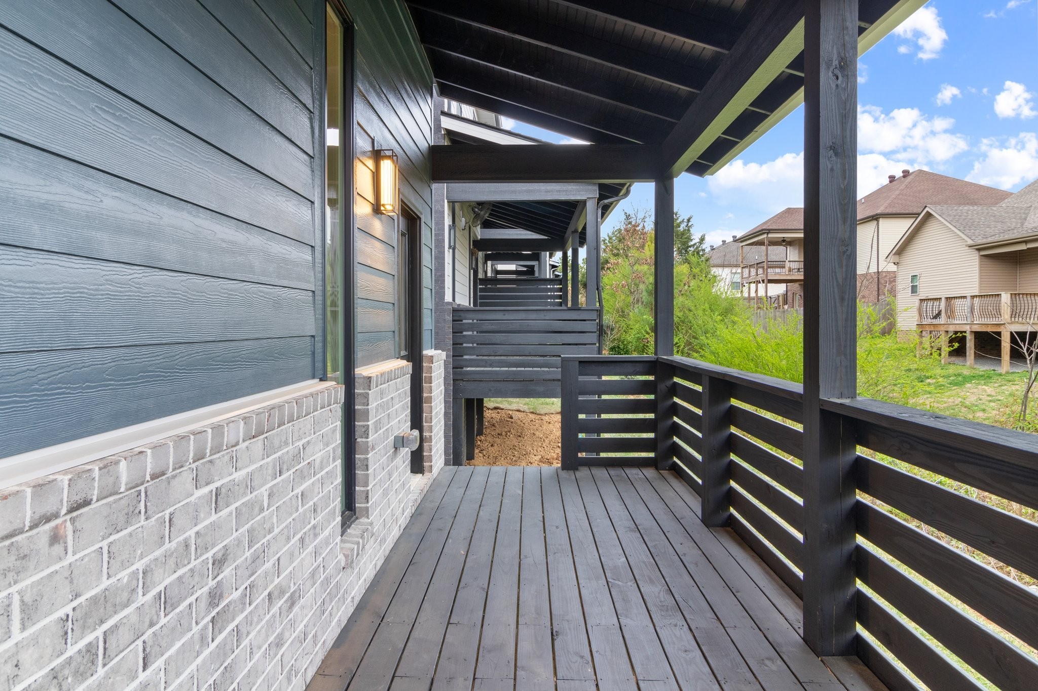 9 Holland Park West Property Photo 33