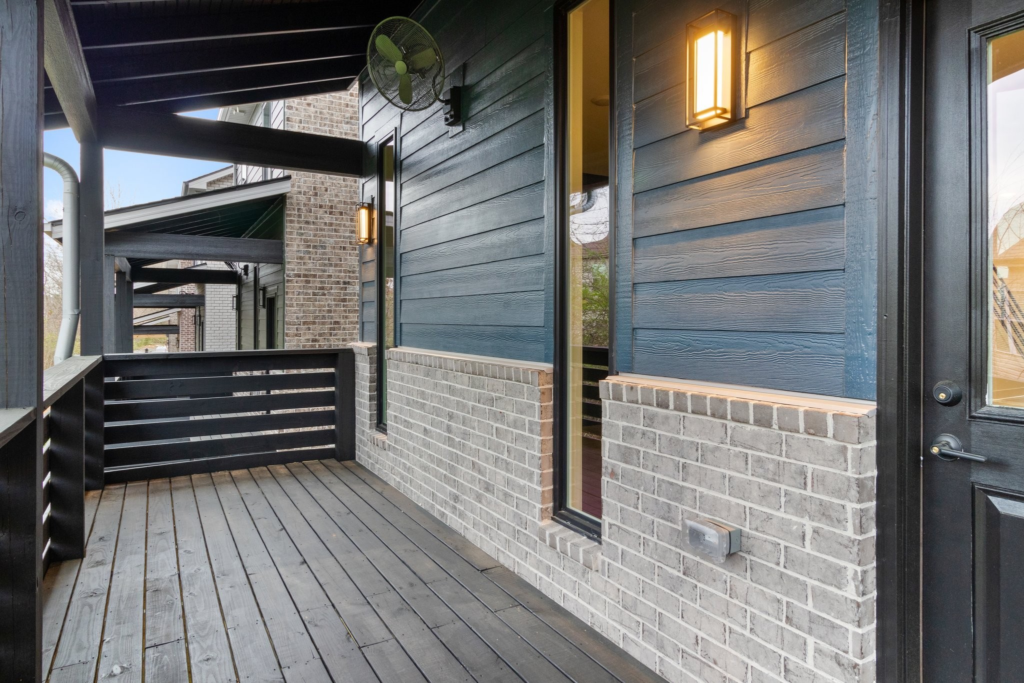 9 Holland Park West Property Photo 34