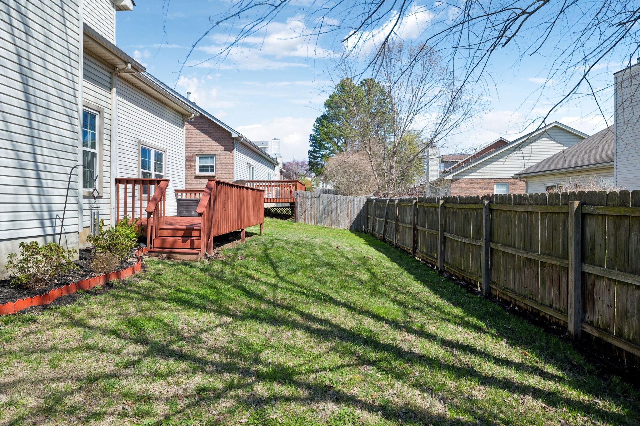 325 Roslyn Ct Property Photo 48