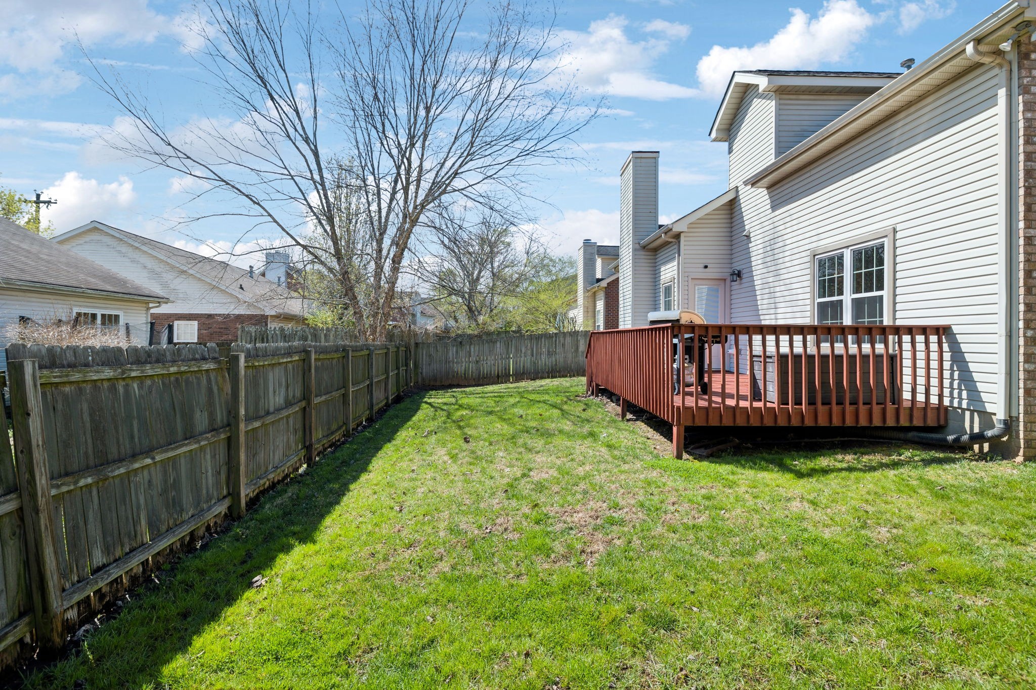 325 Roslyn Ct Property Photo 49