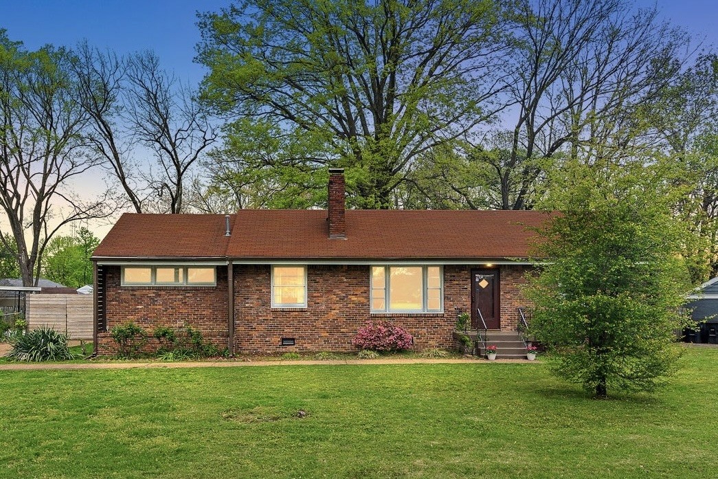 2402 Springview Dr Property Photo