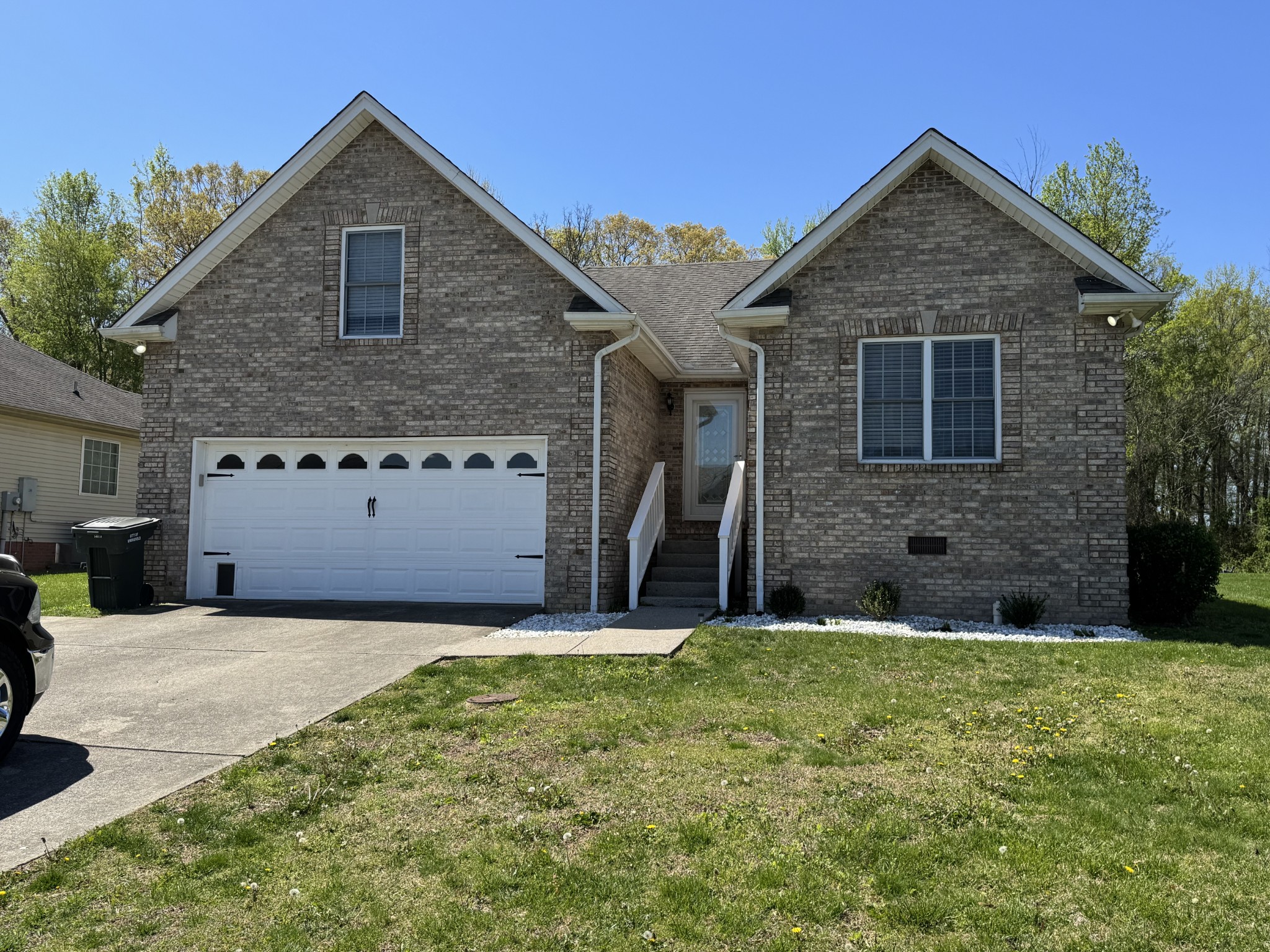 124 Foxrun Property Photo