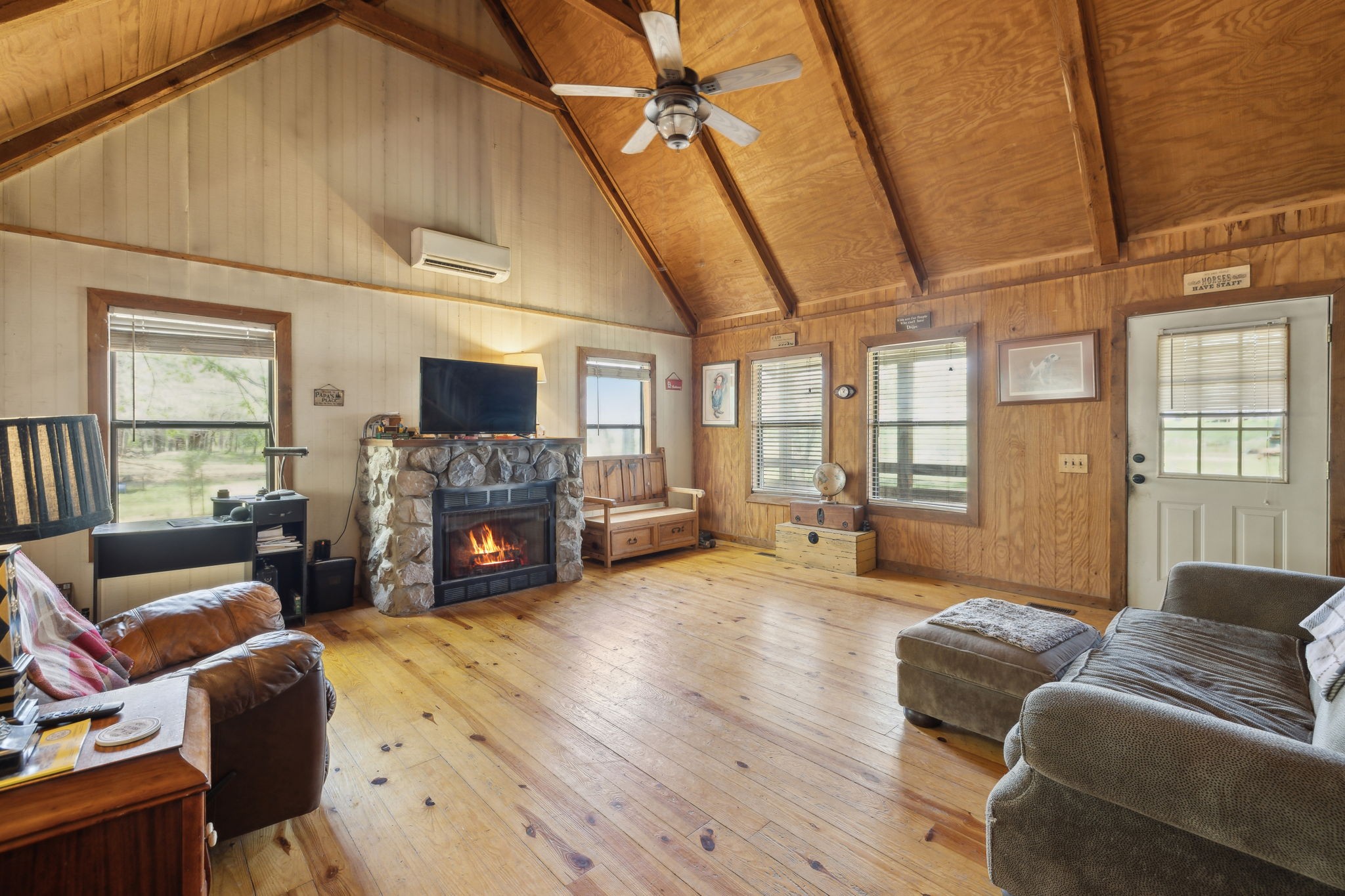 2385 W Leatherwood Rd Property Photo 8