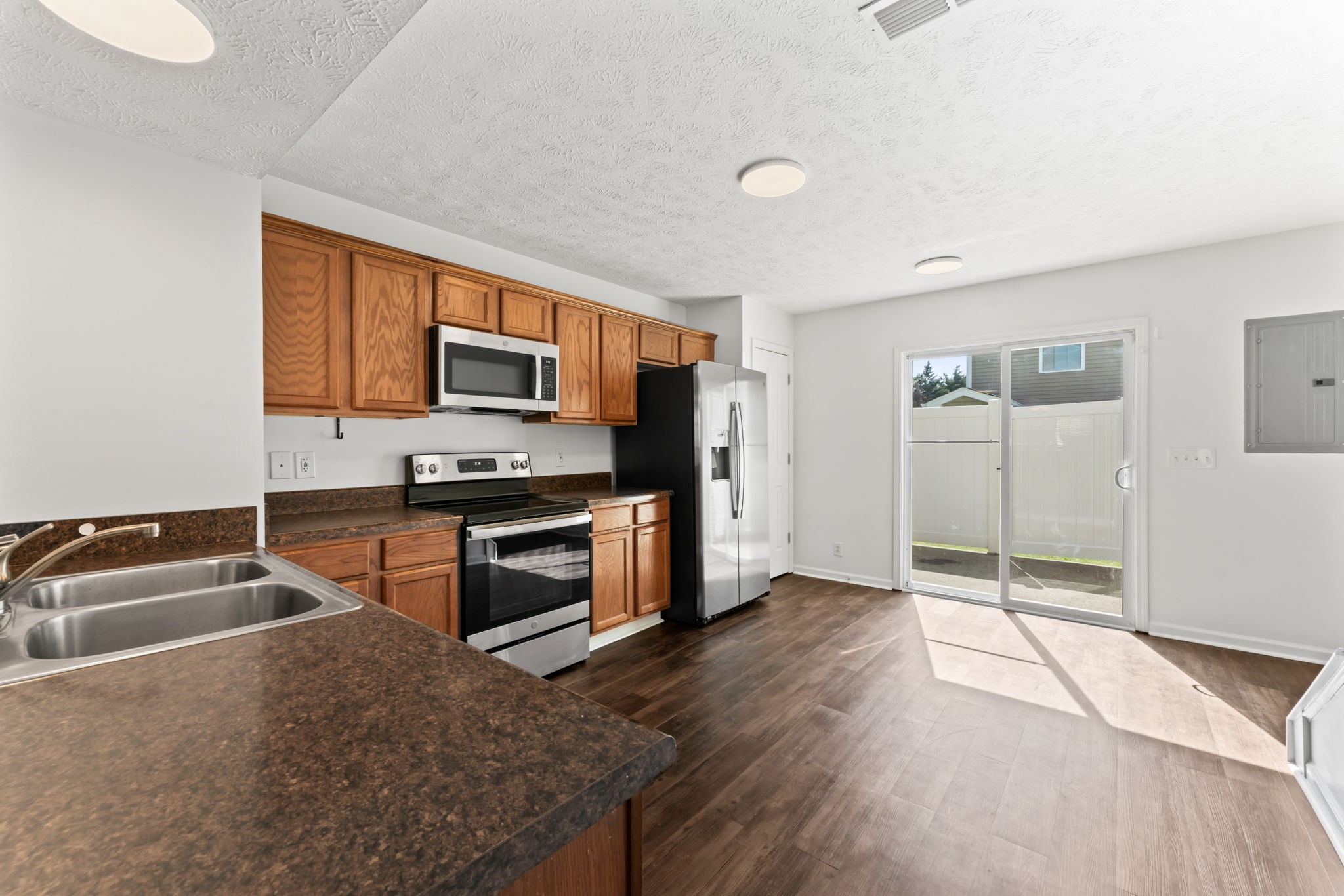 1303 Vermont Ct Property Photo 9