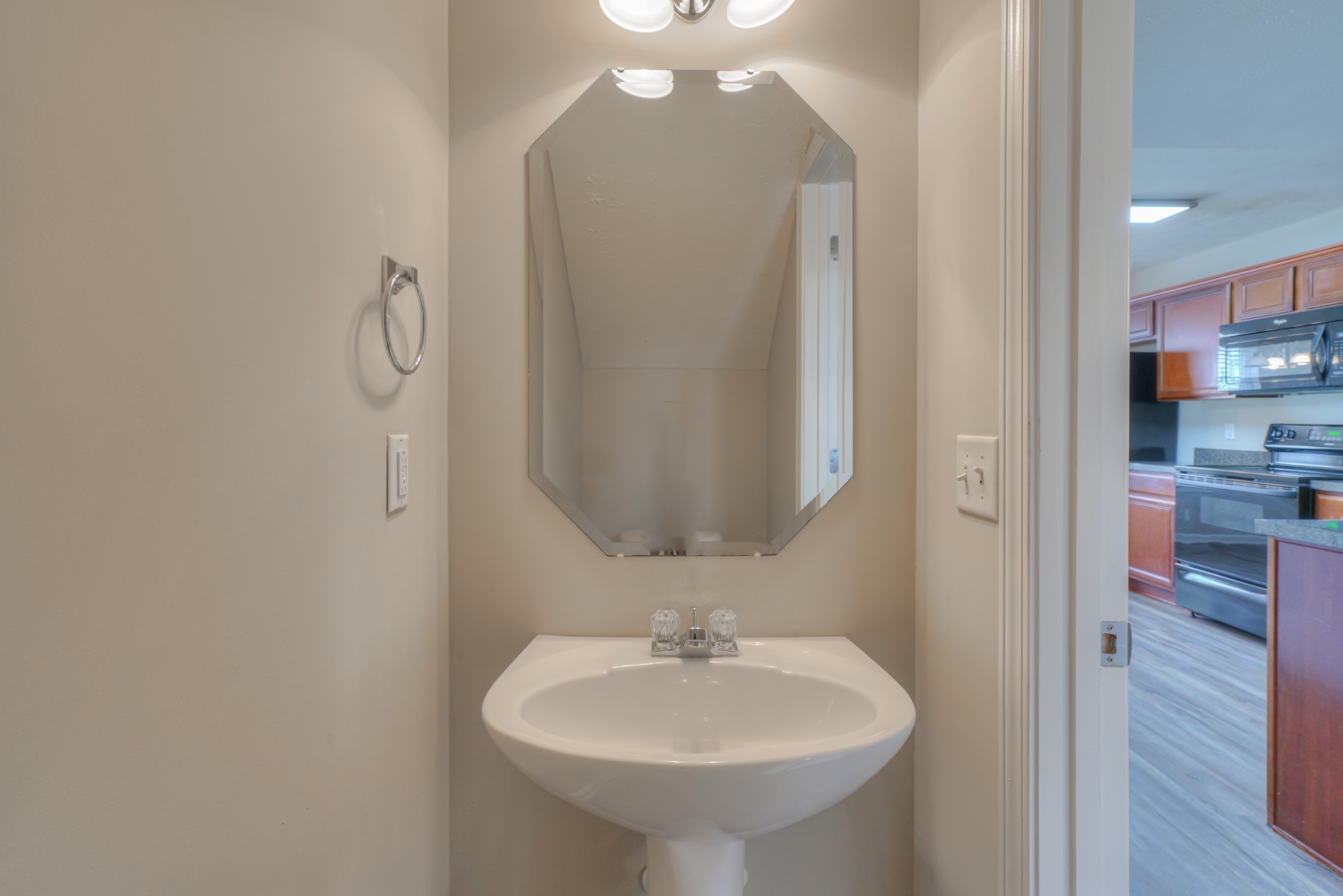 383 Shoshone Pl Property Photo 9