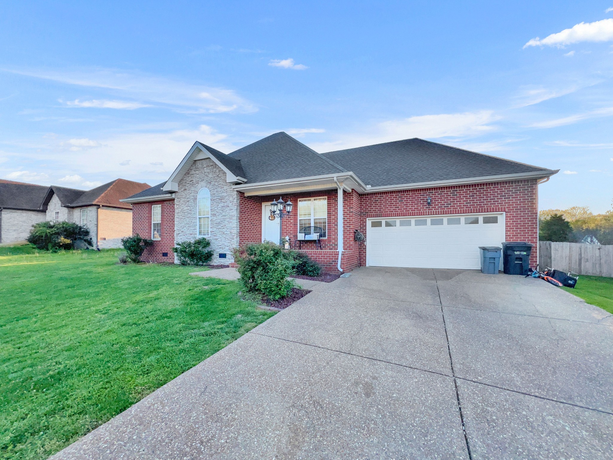 450 Robins Trl Property Photo 2