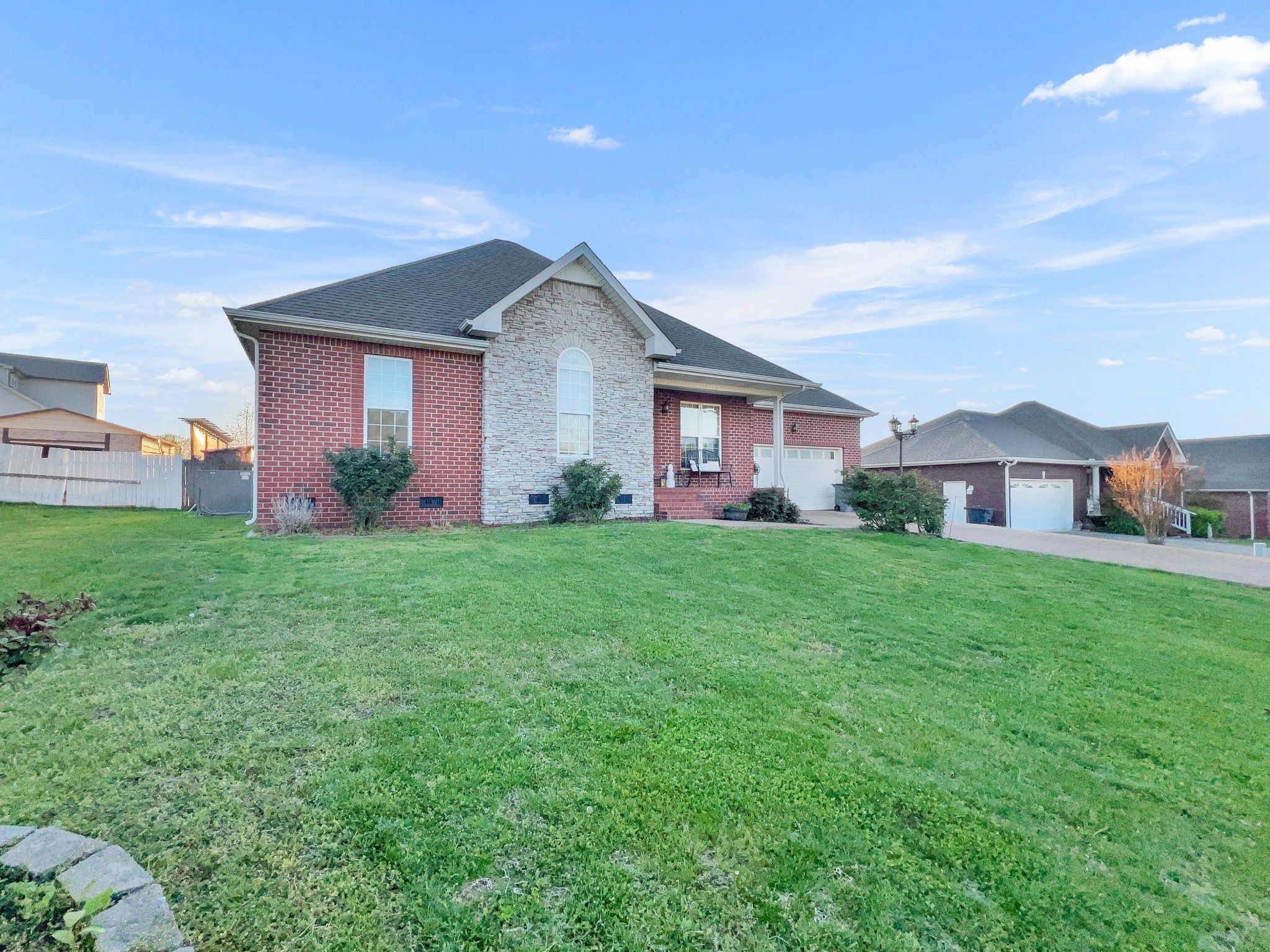 450 Robins Trl Property Photo 3