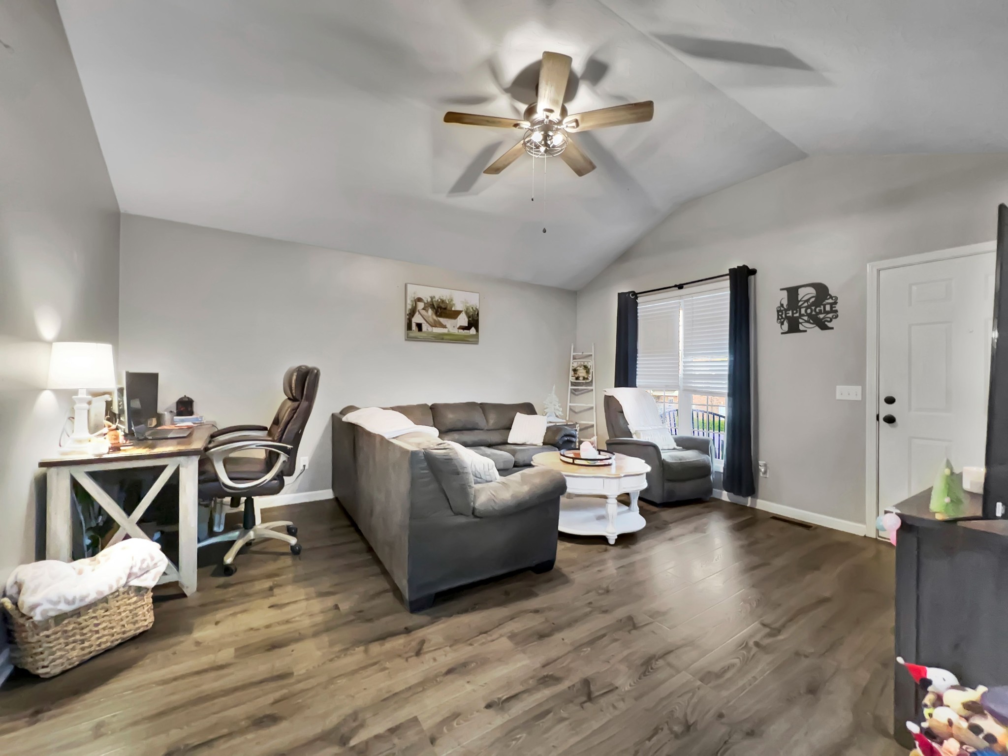 450 Robins Trl Property Photo 6
