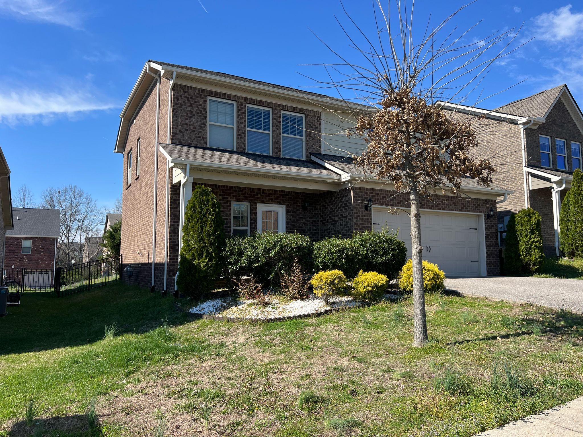 405 Blackthorn Ln Property Photo 1