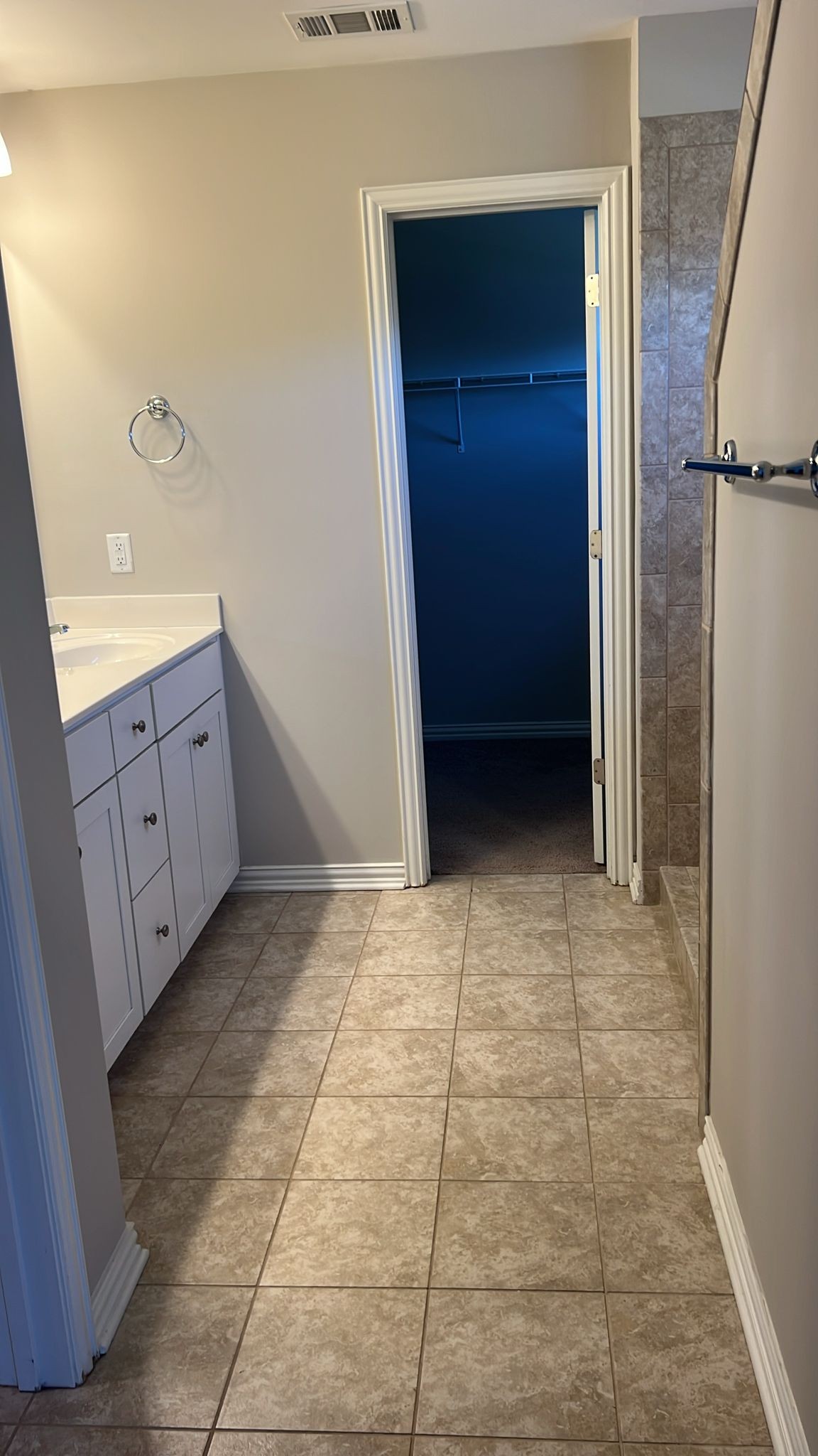 405 Blackthorn Ln Property Photo 8