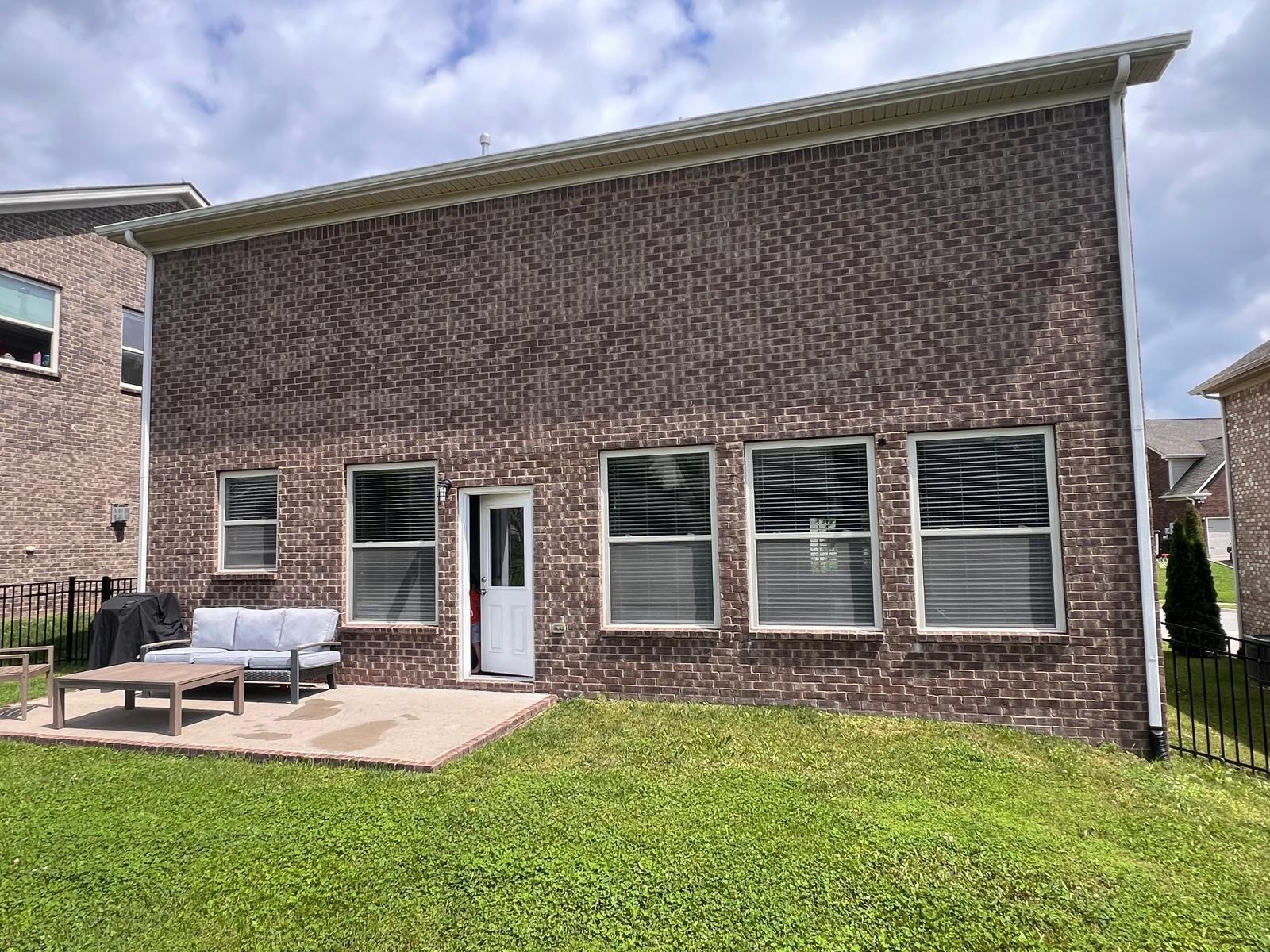 405 Blackthorn Ln Property Photo 12