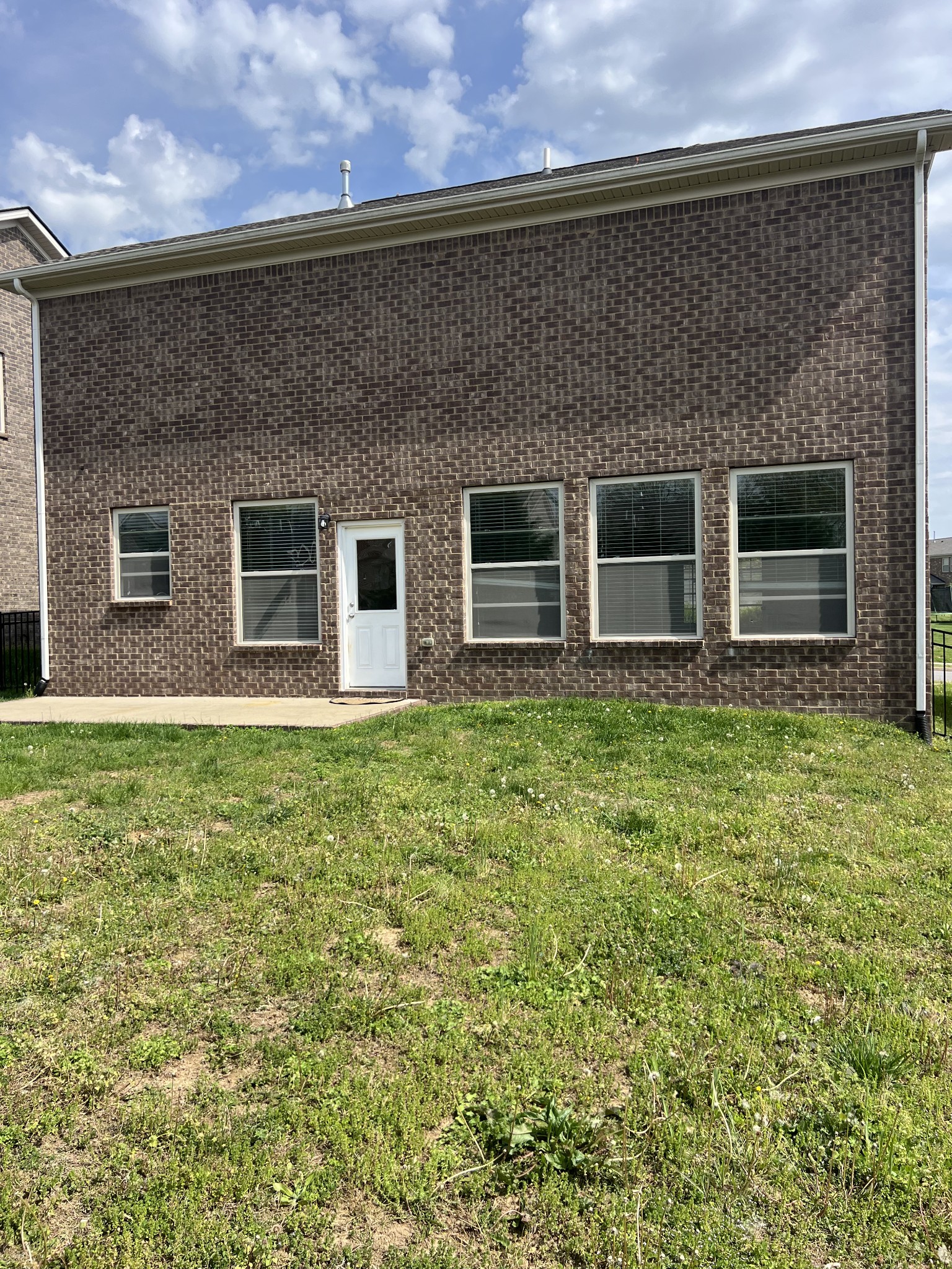 405 Blackthorn Ln Property Photo 19
