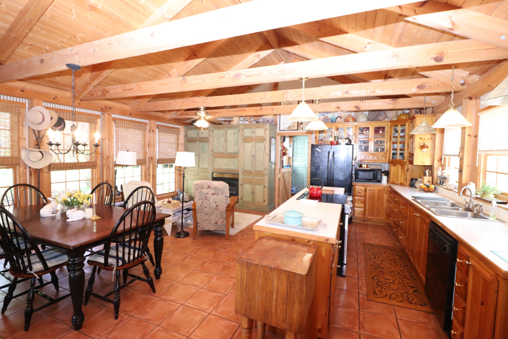 595 Woodard Ln Property Photo 14