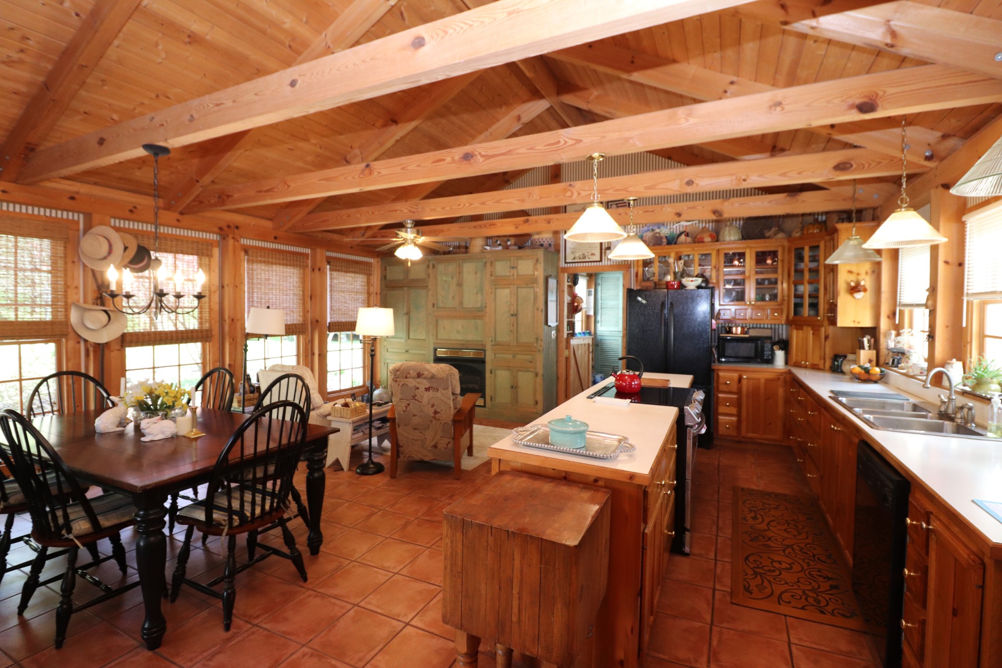 595 Woodard Ln Property Photo 17