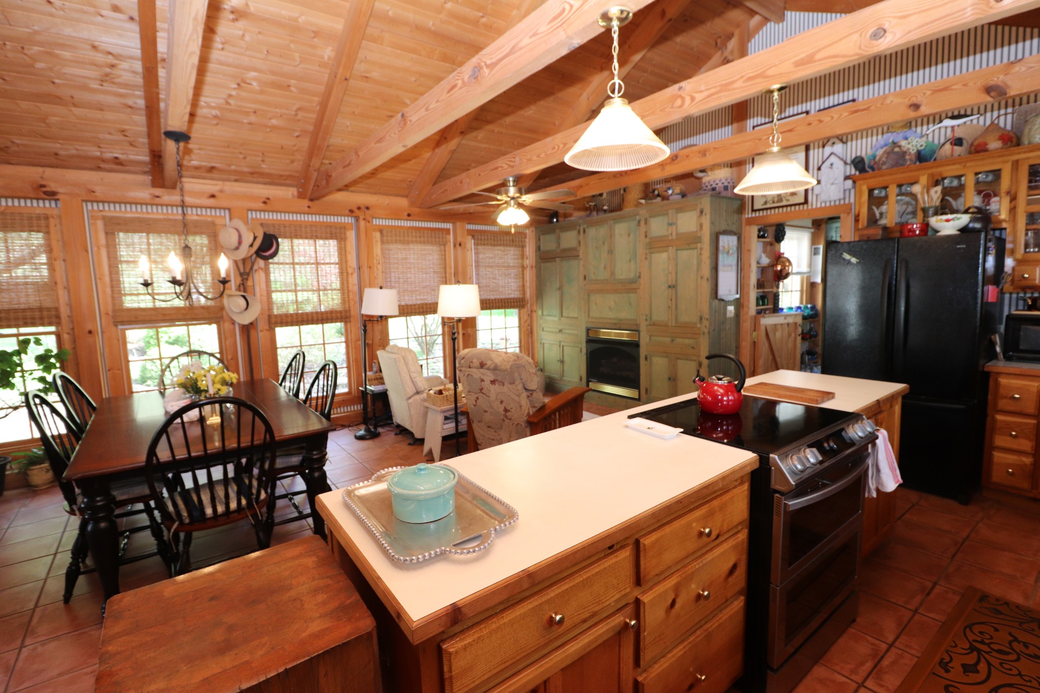 595 Woodard Ln Property Photo 21