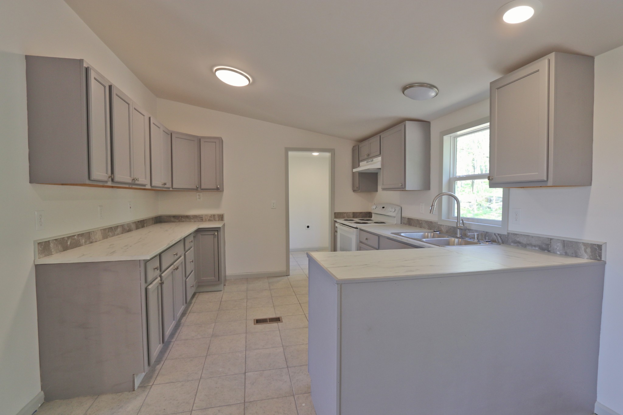 331 Whitefield Ln Property Photo 8